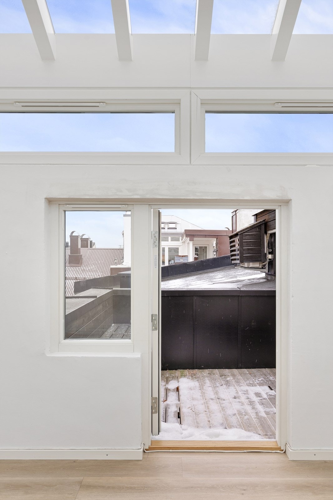 Inngang fra takterrassen til tårnrommet/atelier Galleribilde
