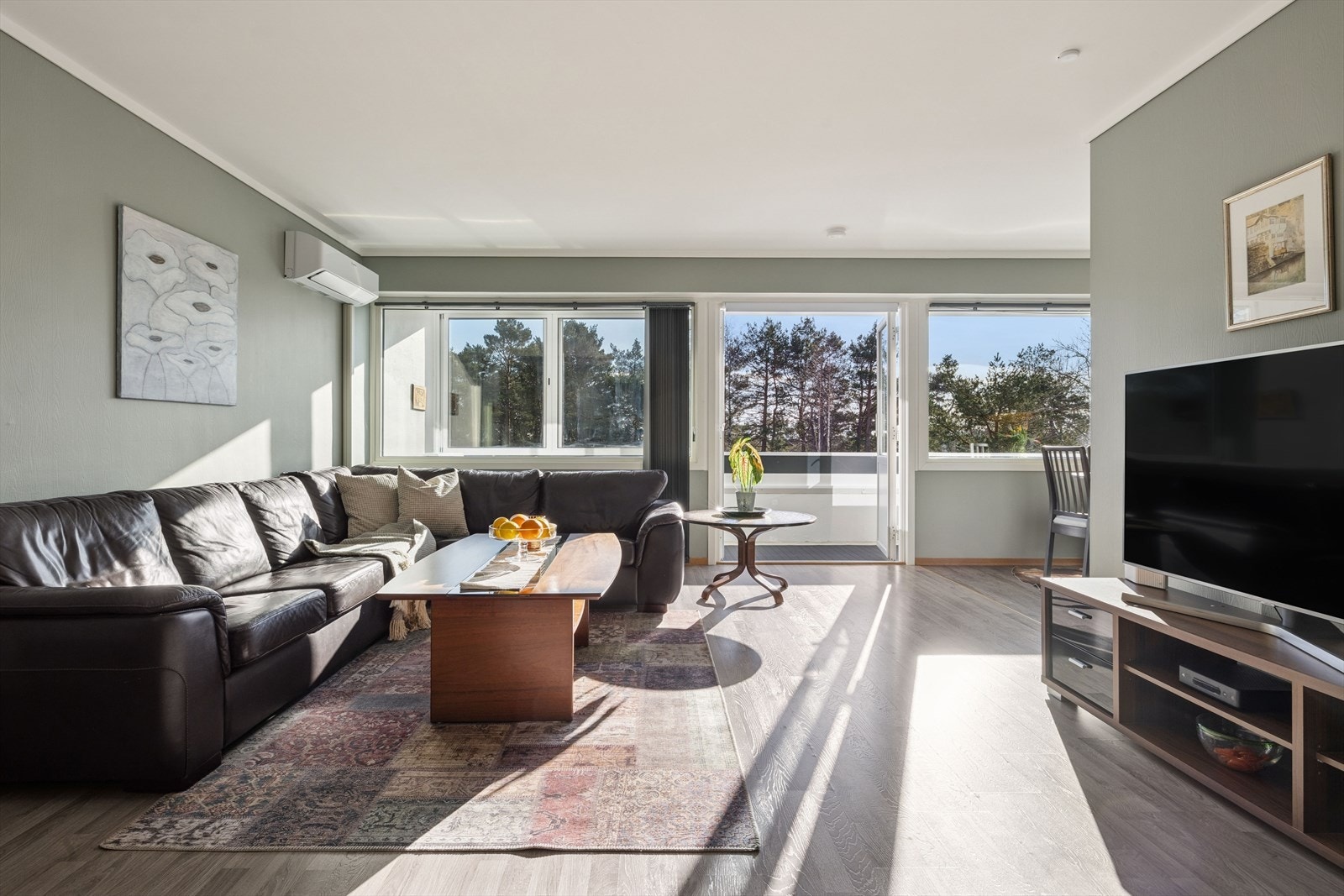 Vinduer med terrassedør i stuen skiftet i 2012 Galleribilde