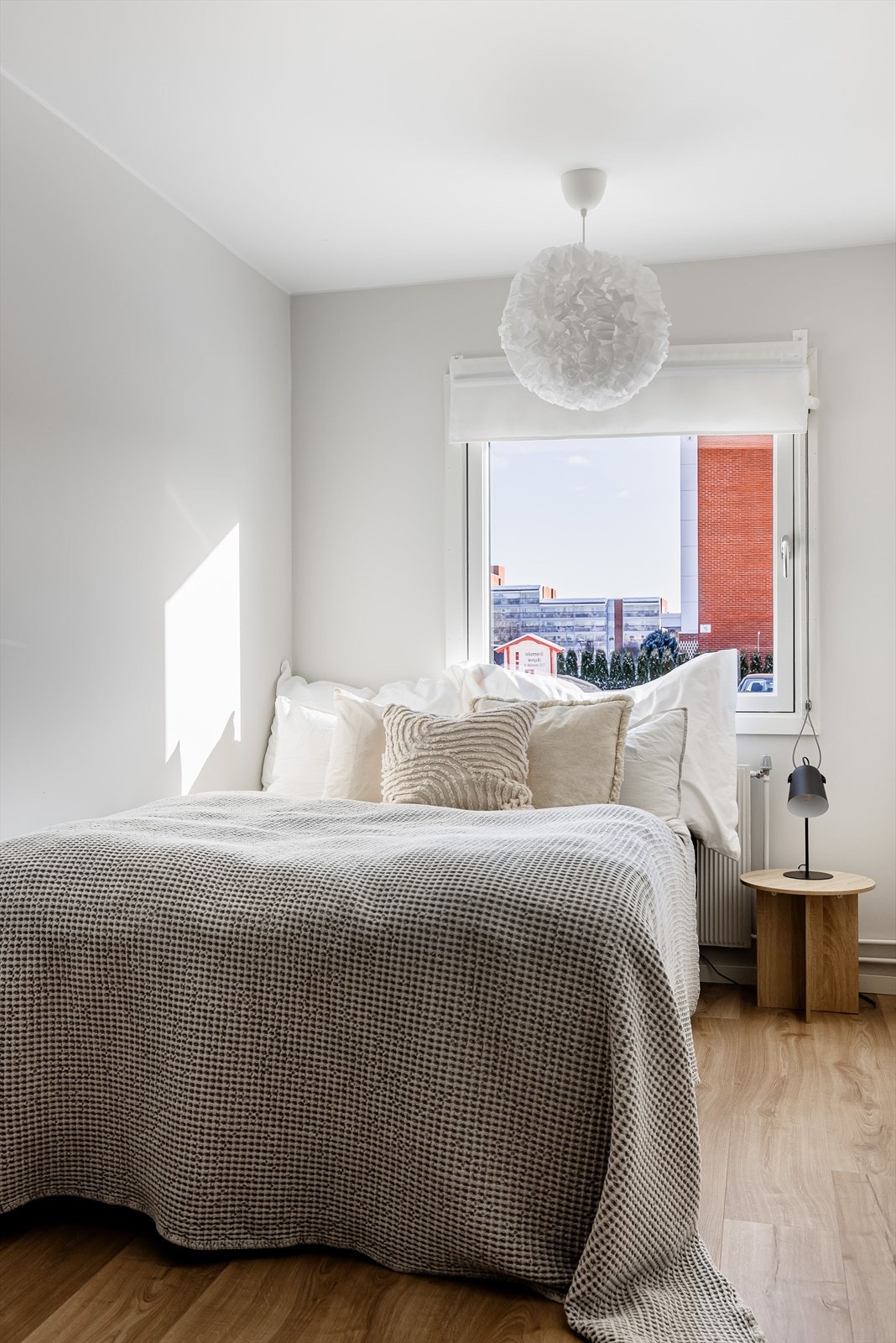 Dette rommet ligger nærmest yttergangen og kan evt. fungere som et meget praktisk garderoberom. Galleribilde