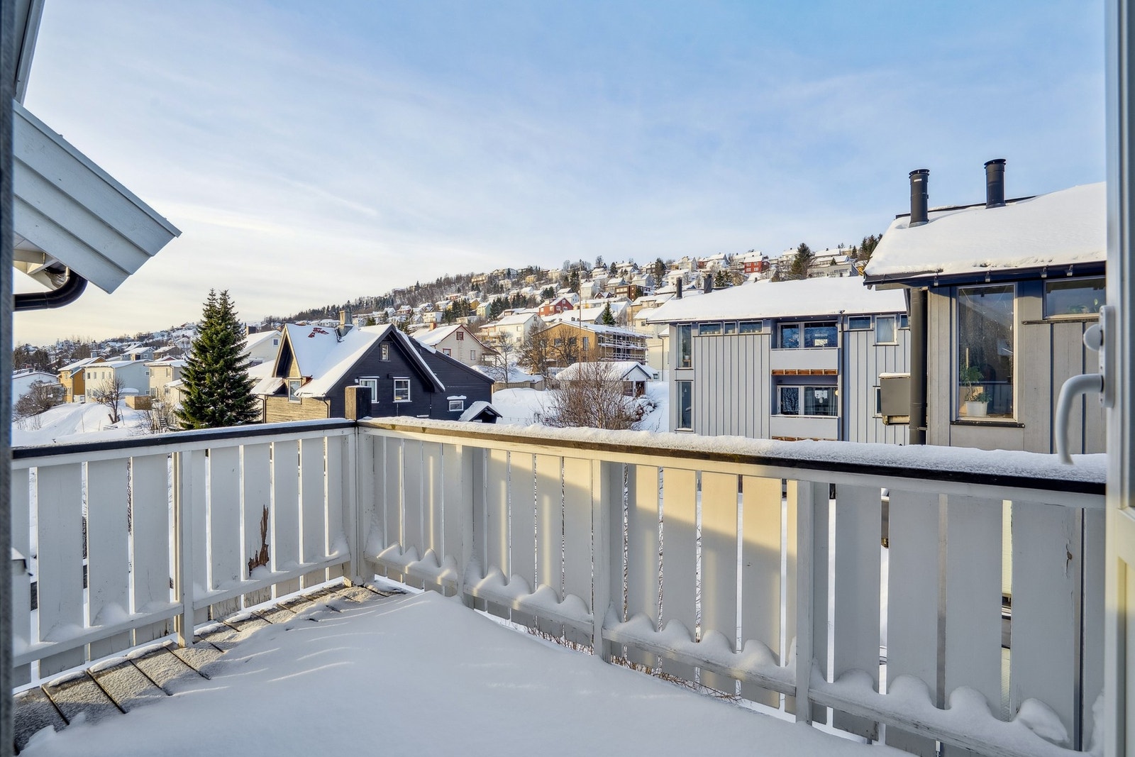 Flott med egen balkong Galleribilde