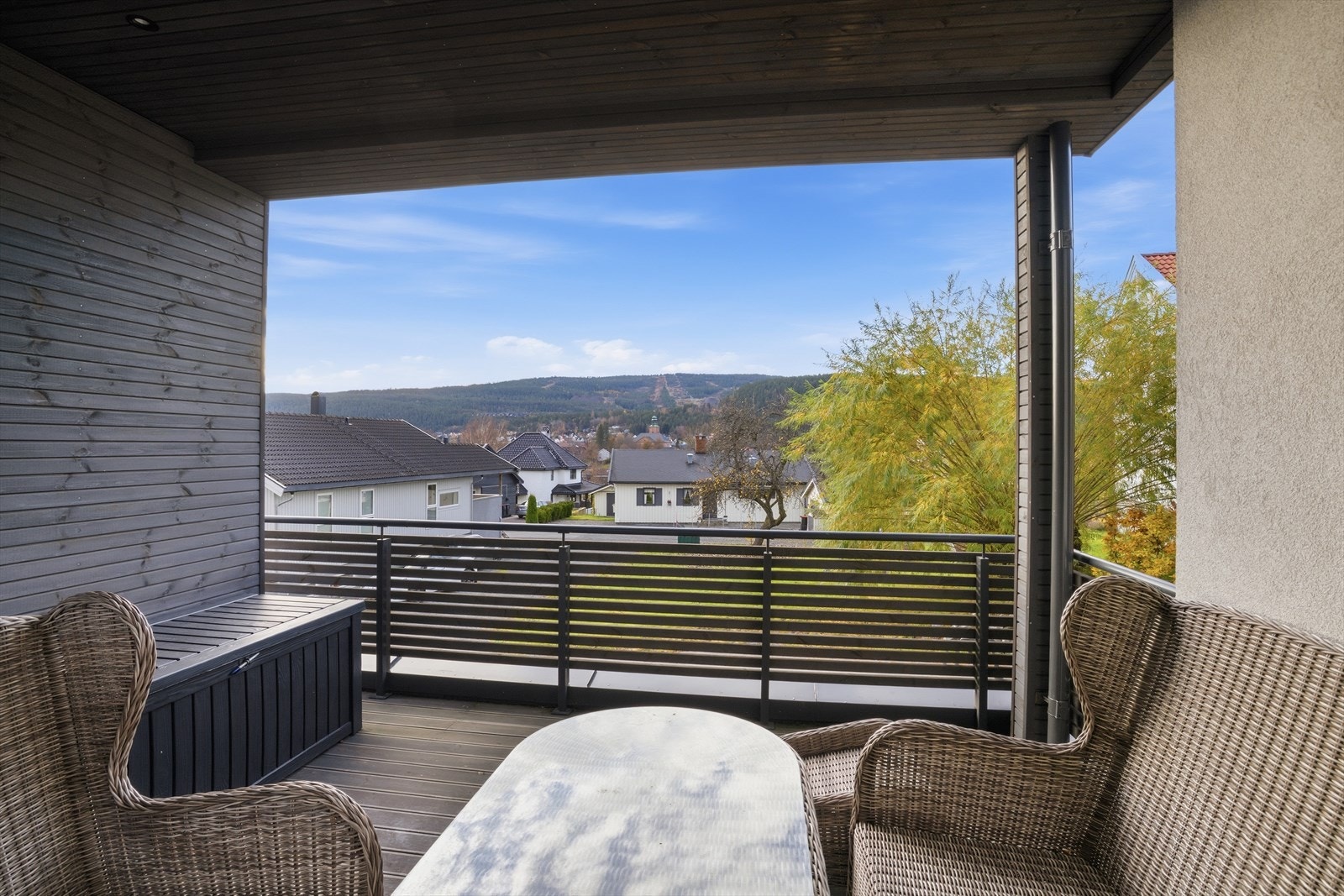 Takoverbygget terrasse med fantastisk utsikt Galleribilde