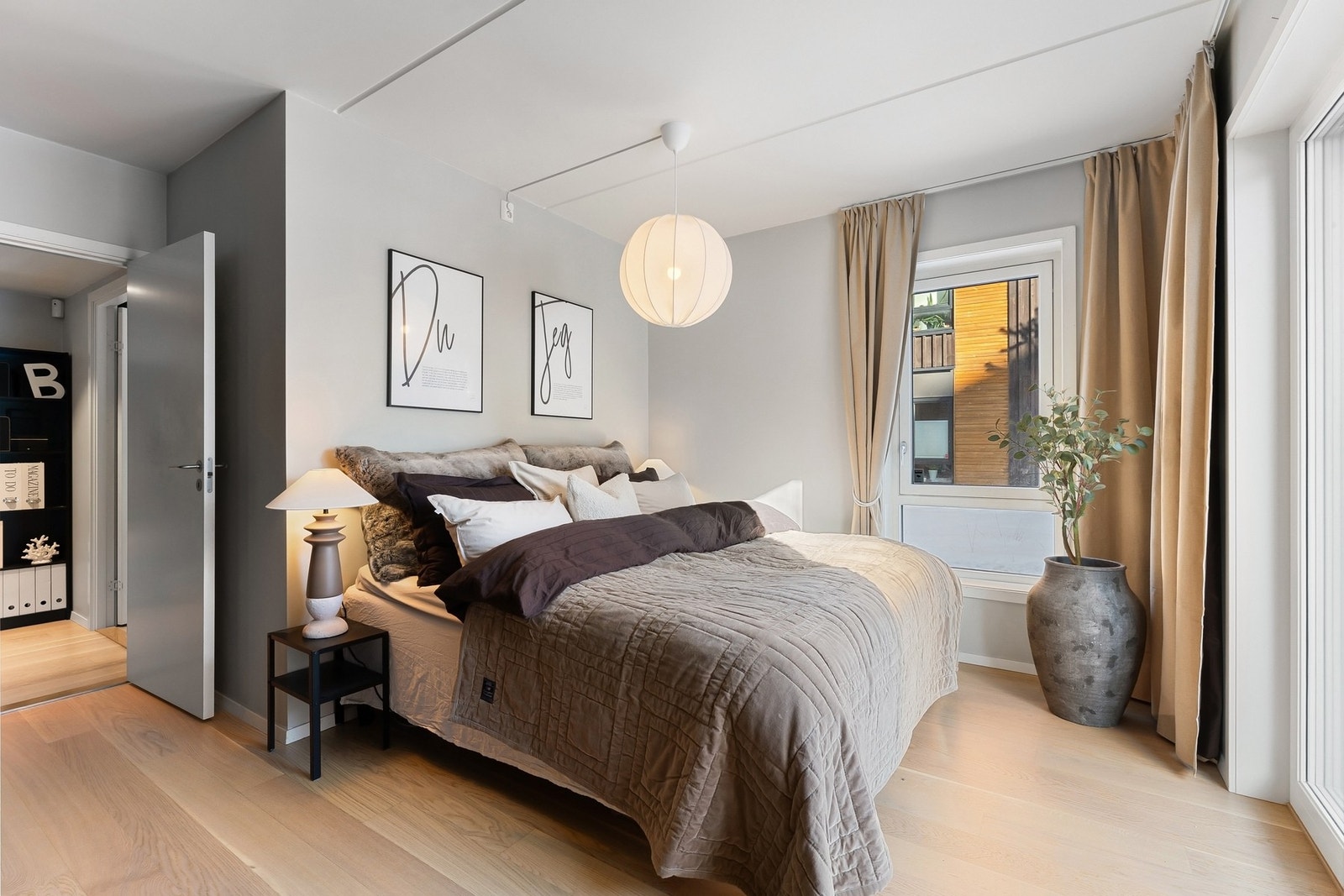 Fra hovedsoverommet er det også utgang til terrassen. Galleribilde