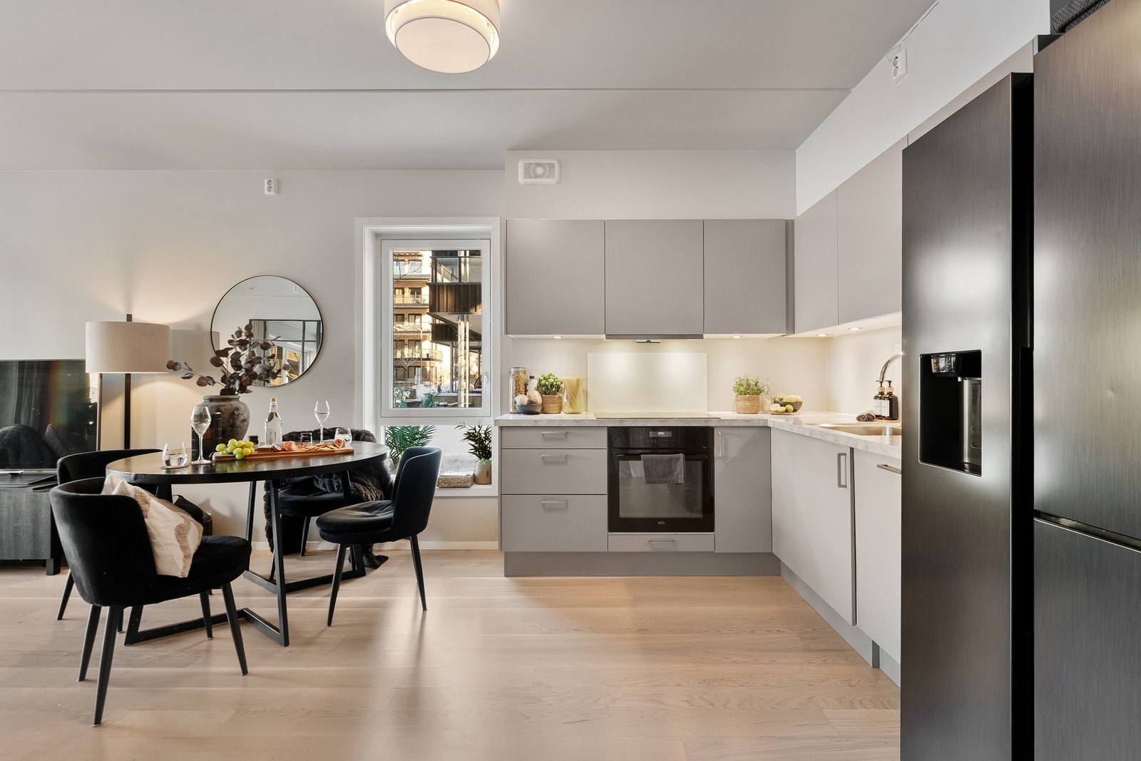 Kjøkkenet er utstyrt med automatisk vannstopper og komfyrvakt. Galleribilde