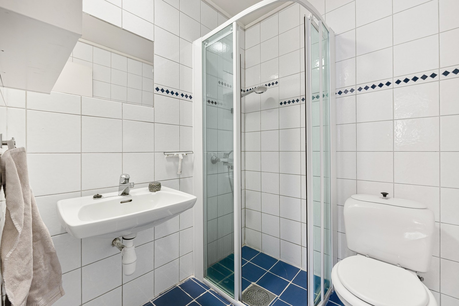 Flislagt baderom med gulvvarme. Galleribilde