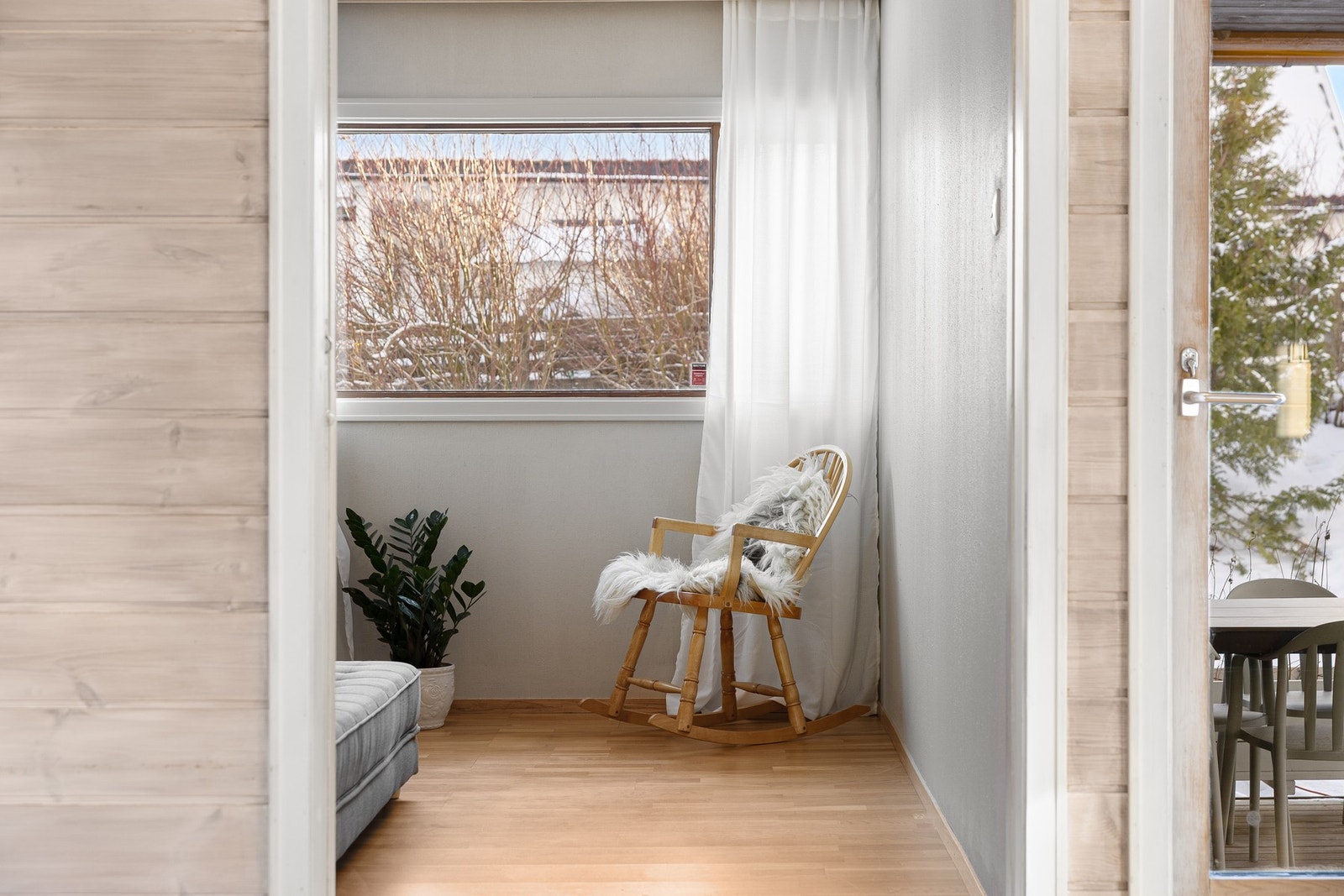 Innenfor stuen ligger et kontor på 7,2 kvm. Galleribilde