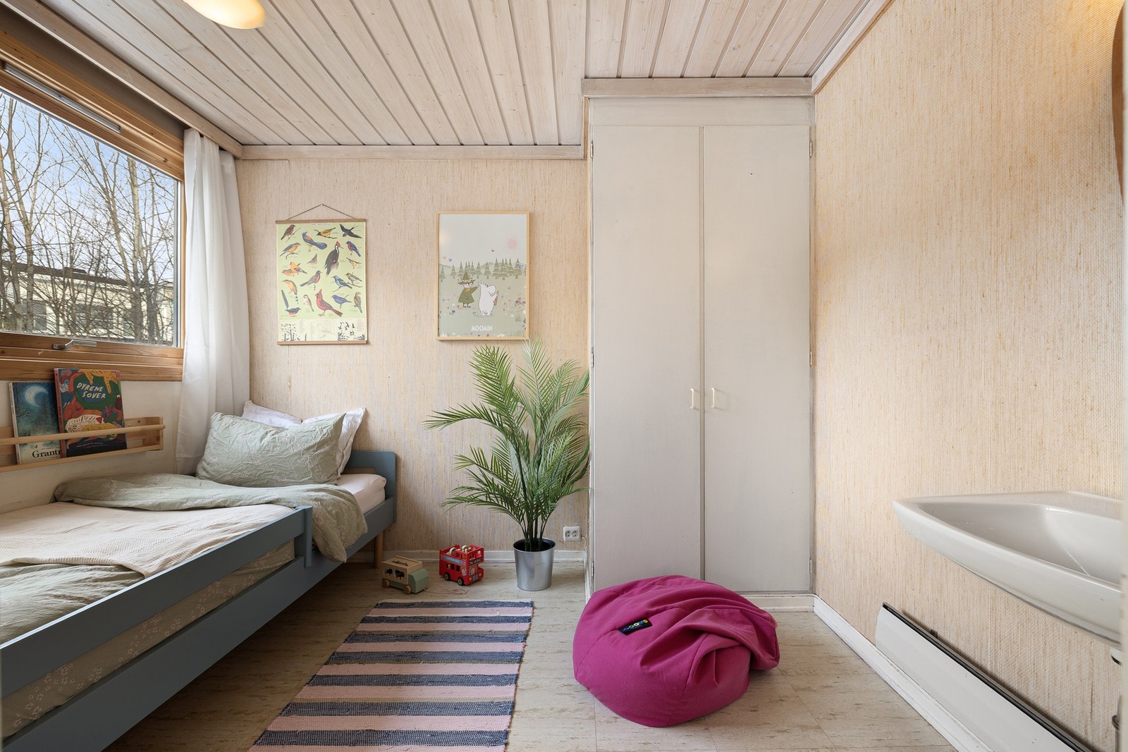 Soverom innenfor kjellerstue på 7,3 kvm. Galleribilde