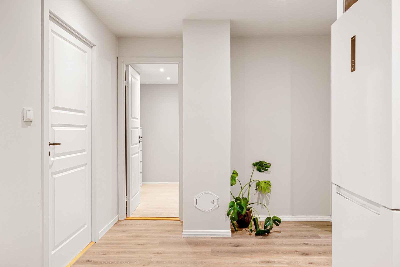 Grunnpakke tv/internett er inkludert i felleskostnadene. Galleribilde