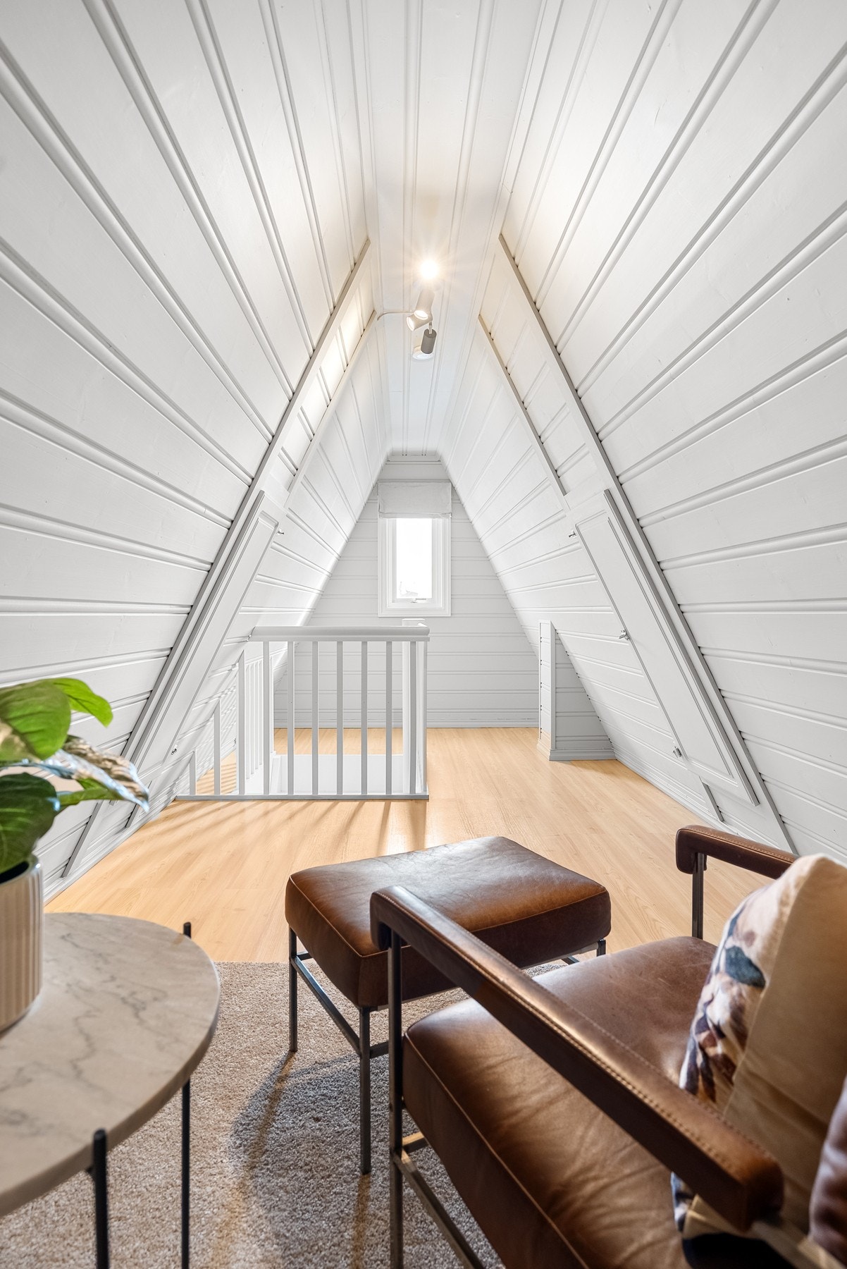 Innredet bonusrom på loft - ikke godkjent til varig opphold. Galleribilde