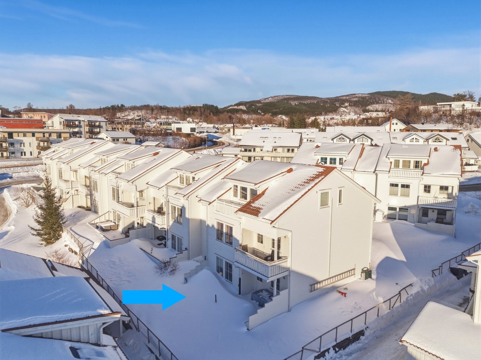 Attraktiv beliggenhet på enden av rekken Galleribilde