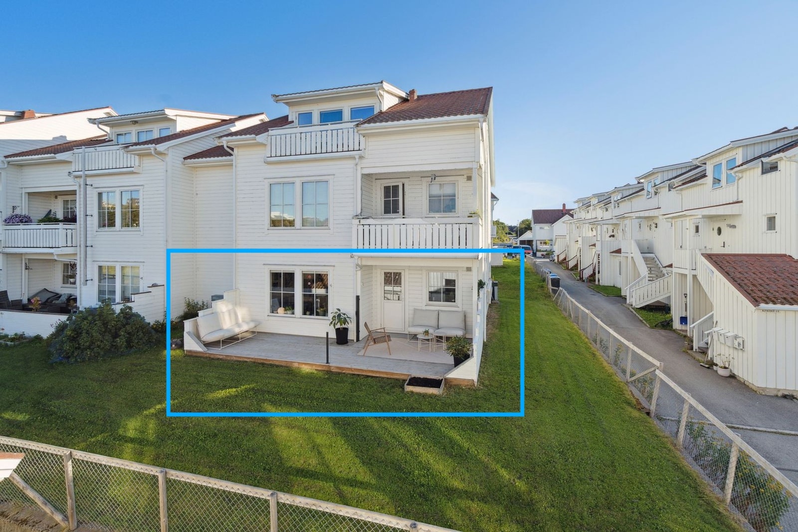 Attraktiv beliggenhet på enden av bygget, i første etasje Galleribilde