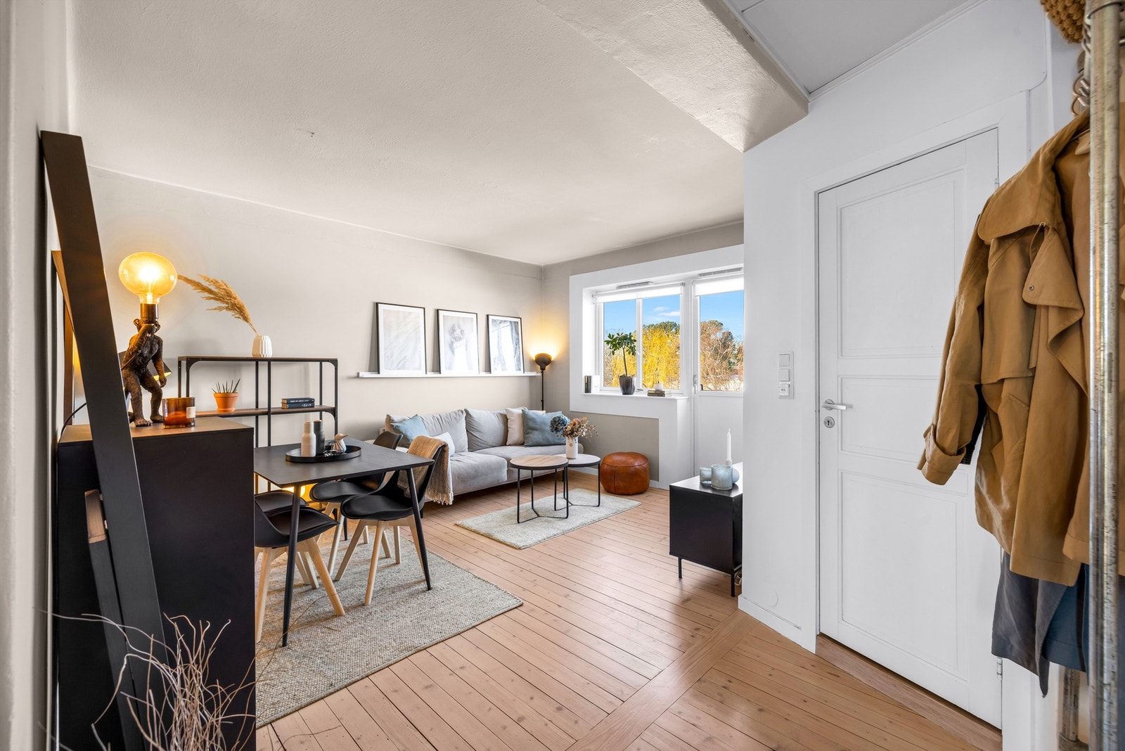 God takhøyde på 1,63 m gjør romfølelsen luftig. Galleribilde