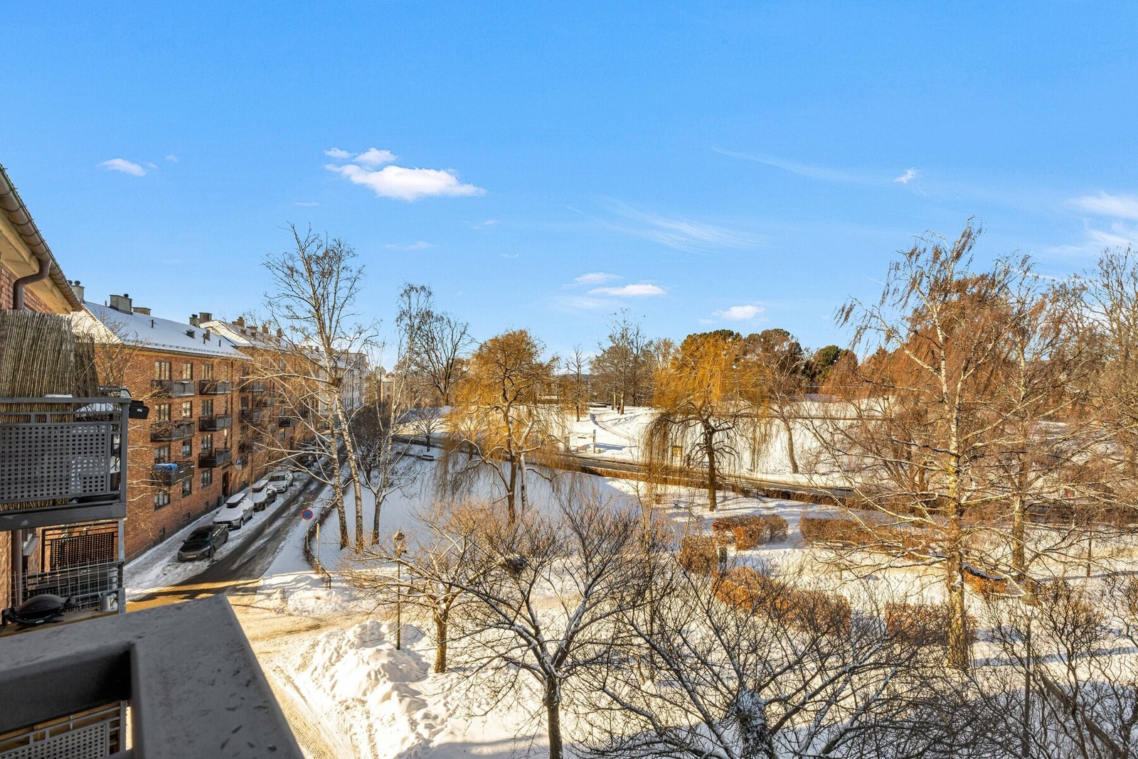 Herifra har man herlig utsyn over Kampen park. Et flott, grønt skue i sommerhalvåret. Galleribilde