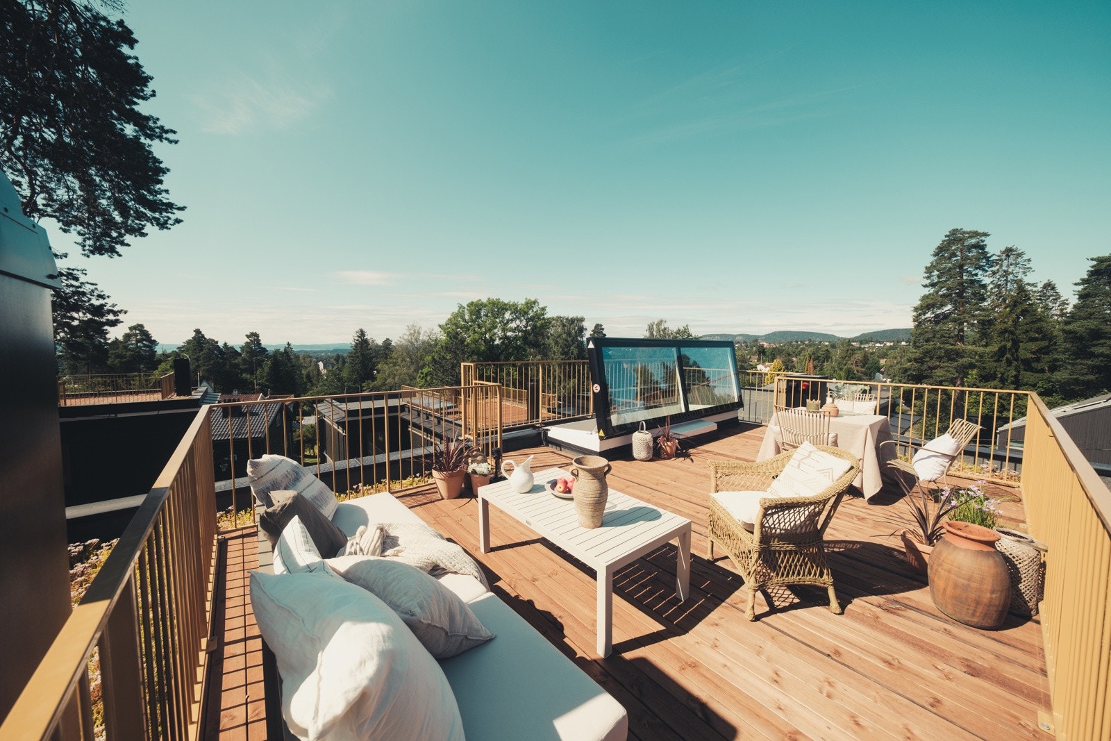 Nyoppført (2025) enebolig på Ullern med solrik takterrasse på 19,5 kvm Galleribilde