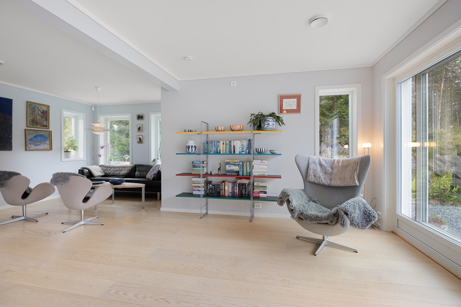 Stue med utgang hage Galleribilde