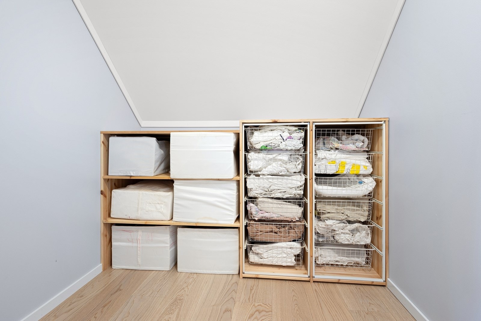 Garderobe innefor hovedsoverom Galleribilde