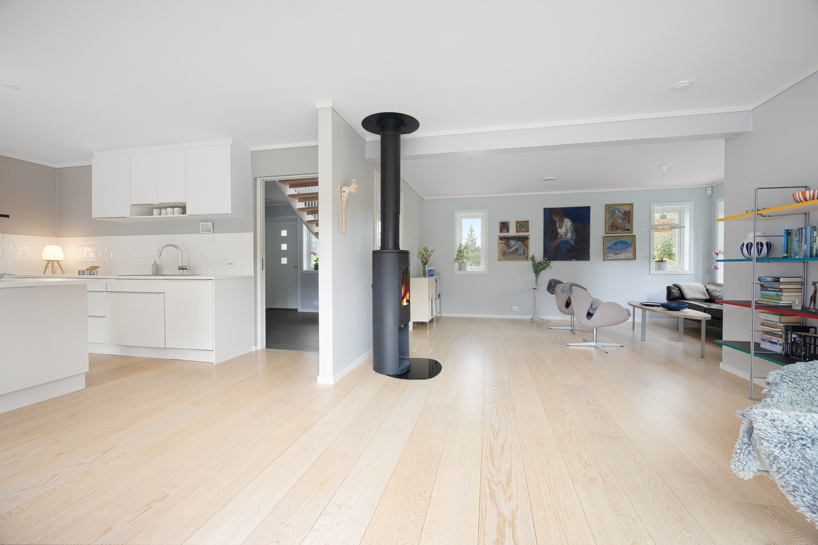 Peis i stue Galleribilde