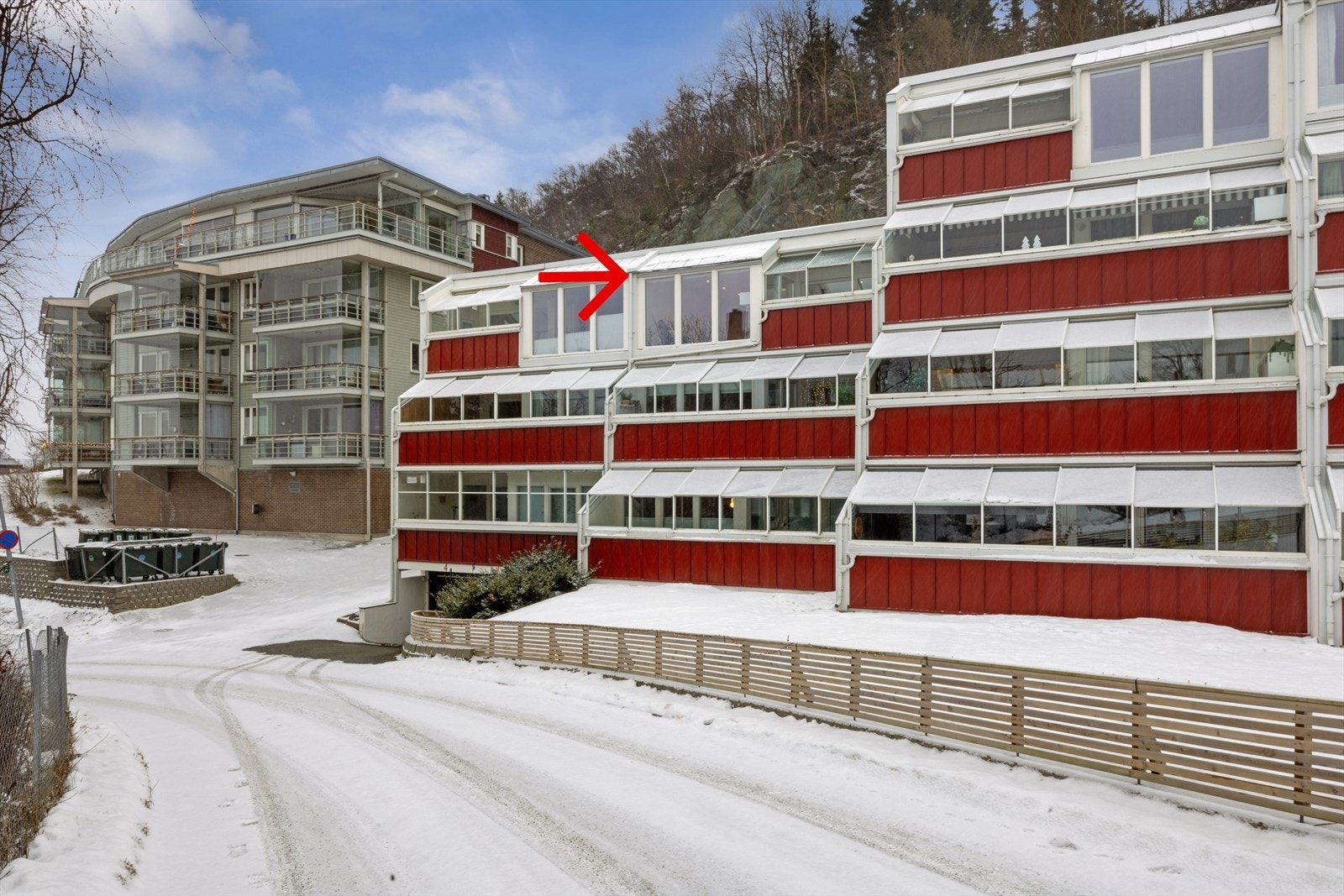 Leiligheten ligger i et stille og rolig område med kort vei til sentrum. Galleribilde