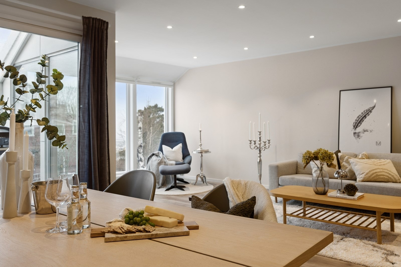 Alle vegger og tak ble malt for cirka ett år siden, noe som gir et lyst og oppdatert inntrykk. Galleribilde