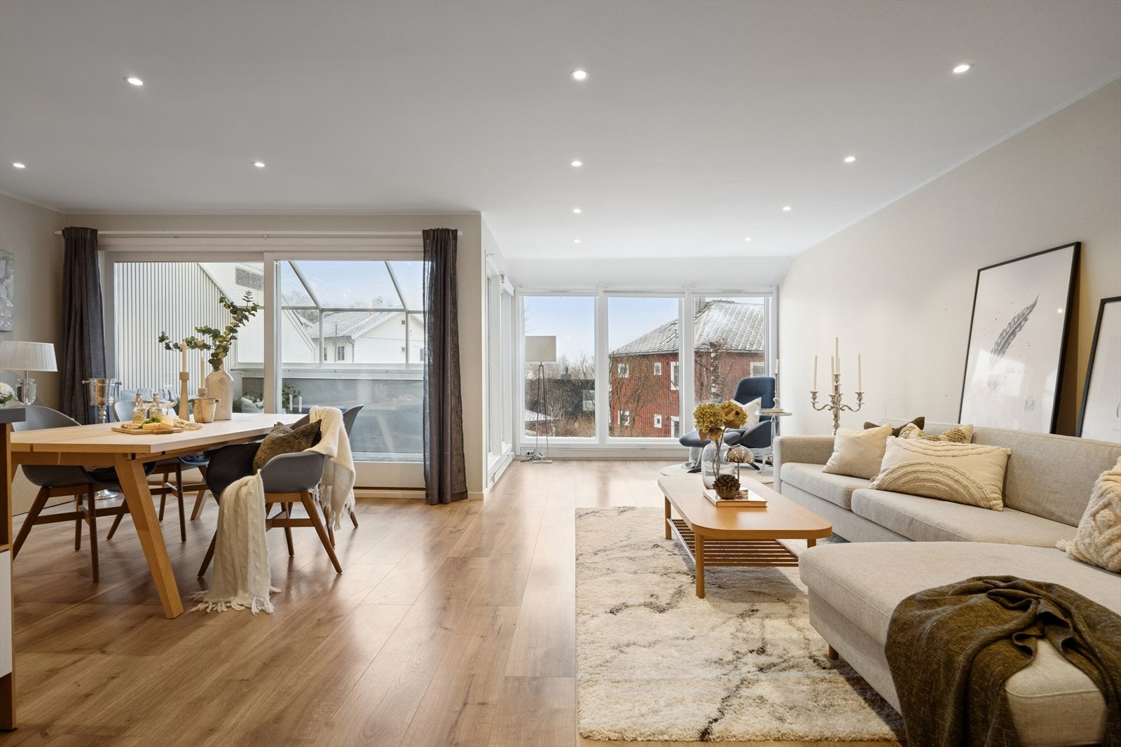 DnB Eiendom ønsker deg velkommen til Kuhaugen og andre etasje i Veimester Kroghs Gate 4A! Galleribilde