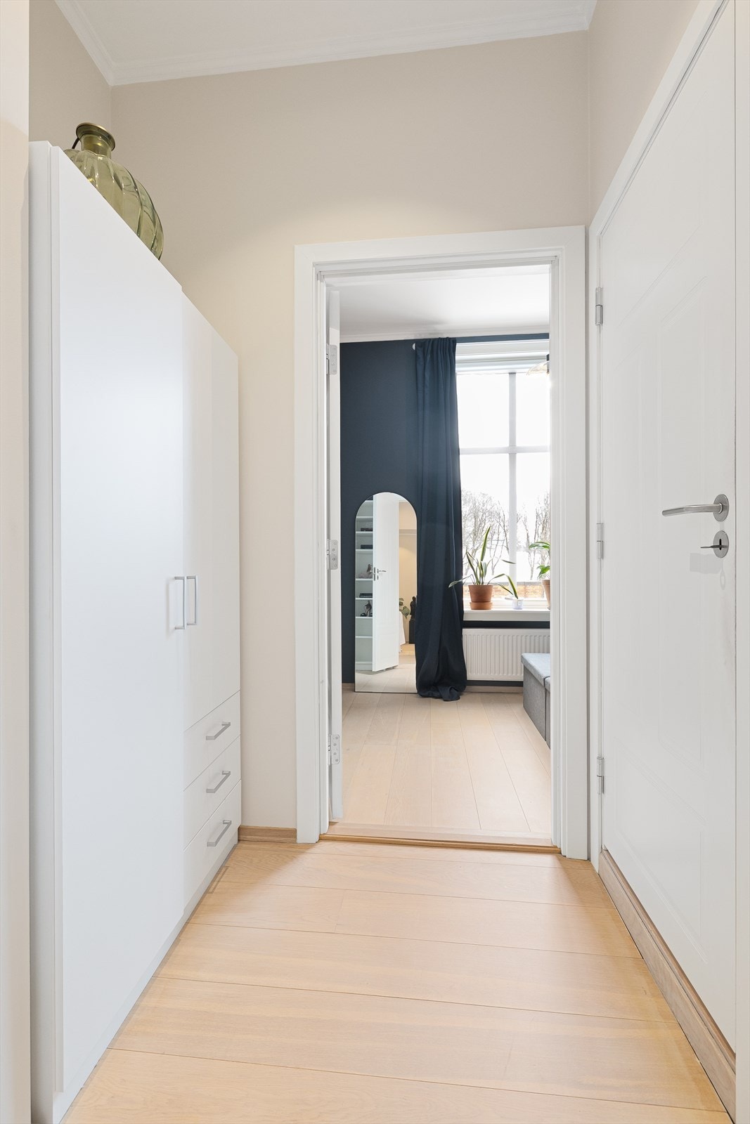 Via en indre gang er det adkomst til bad og soverom. Galleribilde