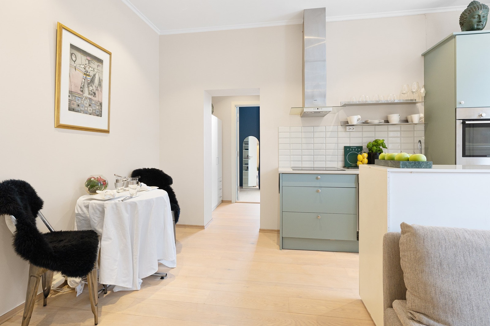 Den åpne løsningen gir en god romfølelse og binder sonene sammen. Galleribilde