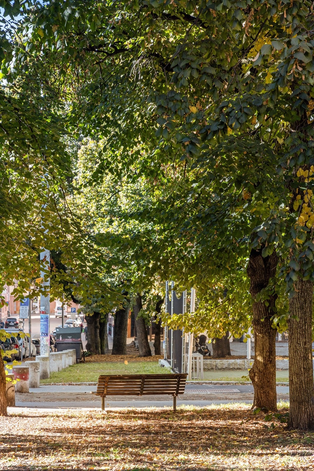 Enkel hverdag med dagligvarebutikker som Kiwi og Coop Extra innen fem minutters gange. Galleribilde