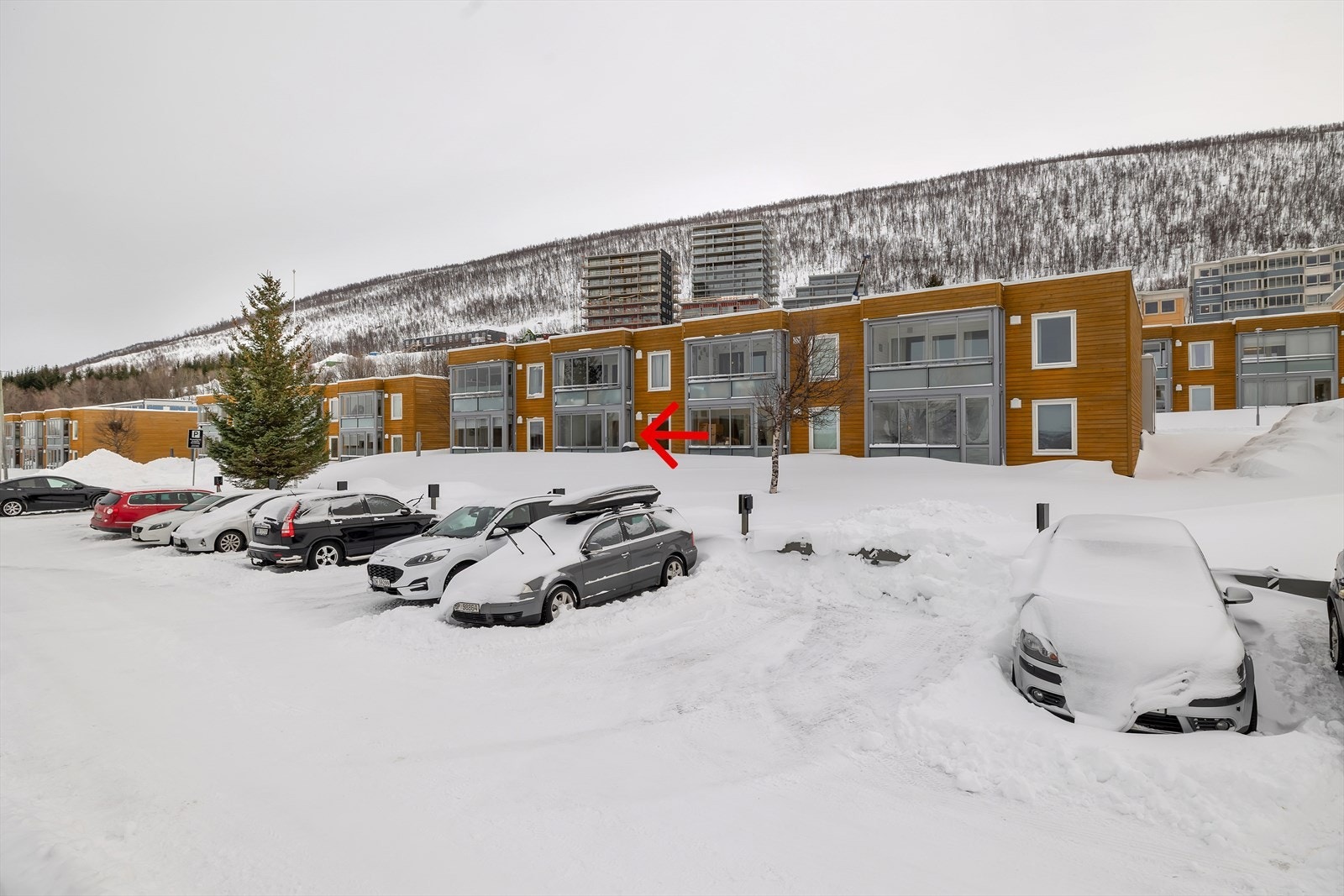 Kort vei til skole, barnehage, dagligvarehandel og kollektivtransport. Galleribilde