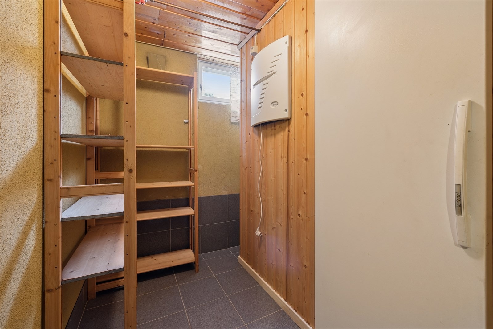 Matbod med eget kjølerom. Galleribilde