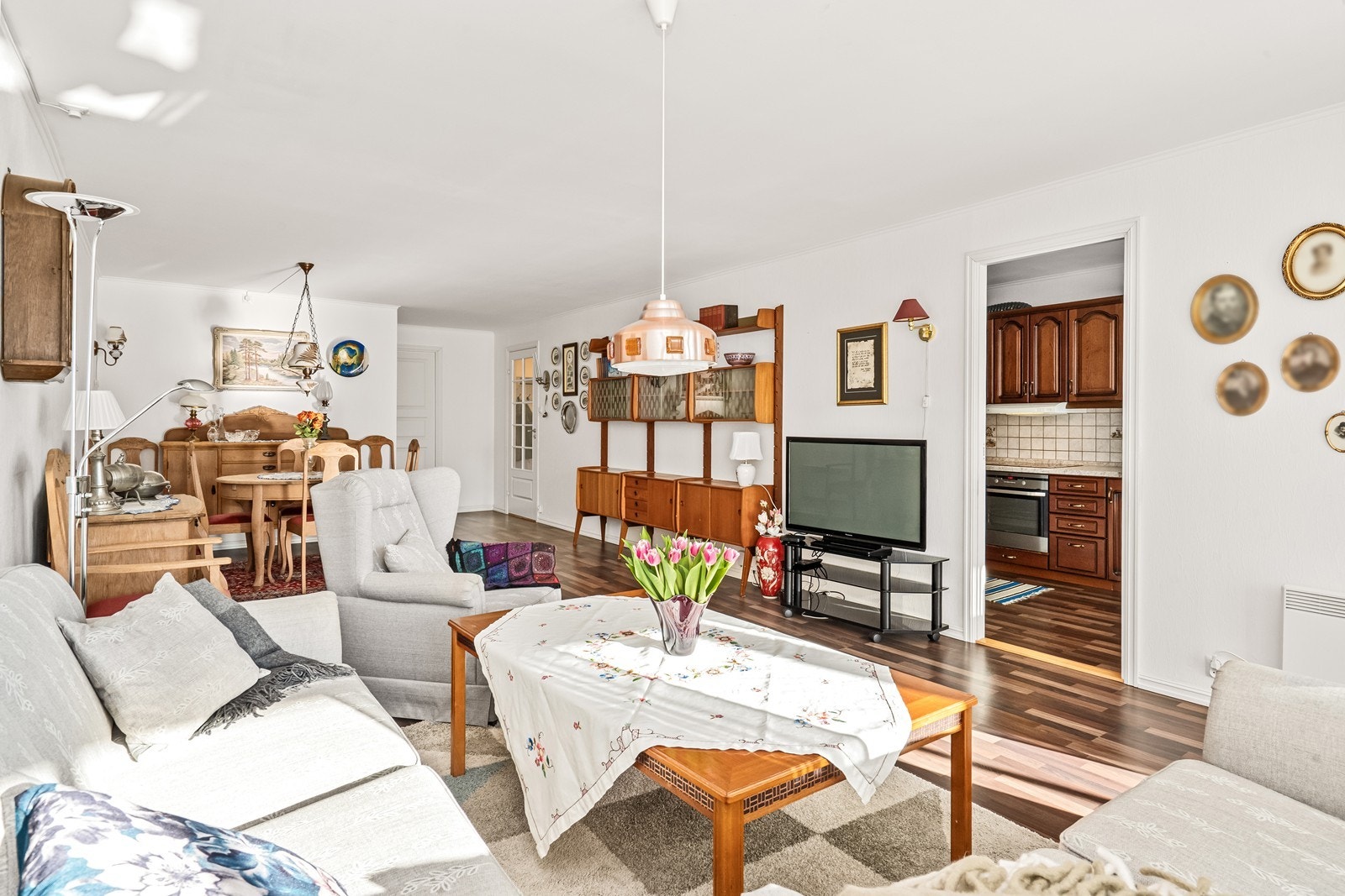 Leiligheten har en god planløsning med en naturlig flyt mellom rommene. Galleribilde