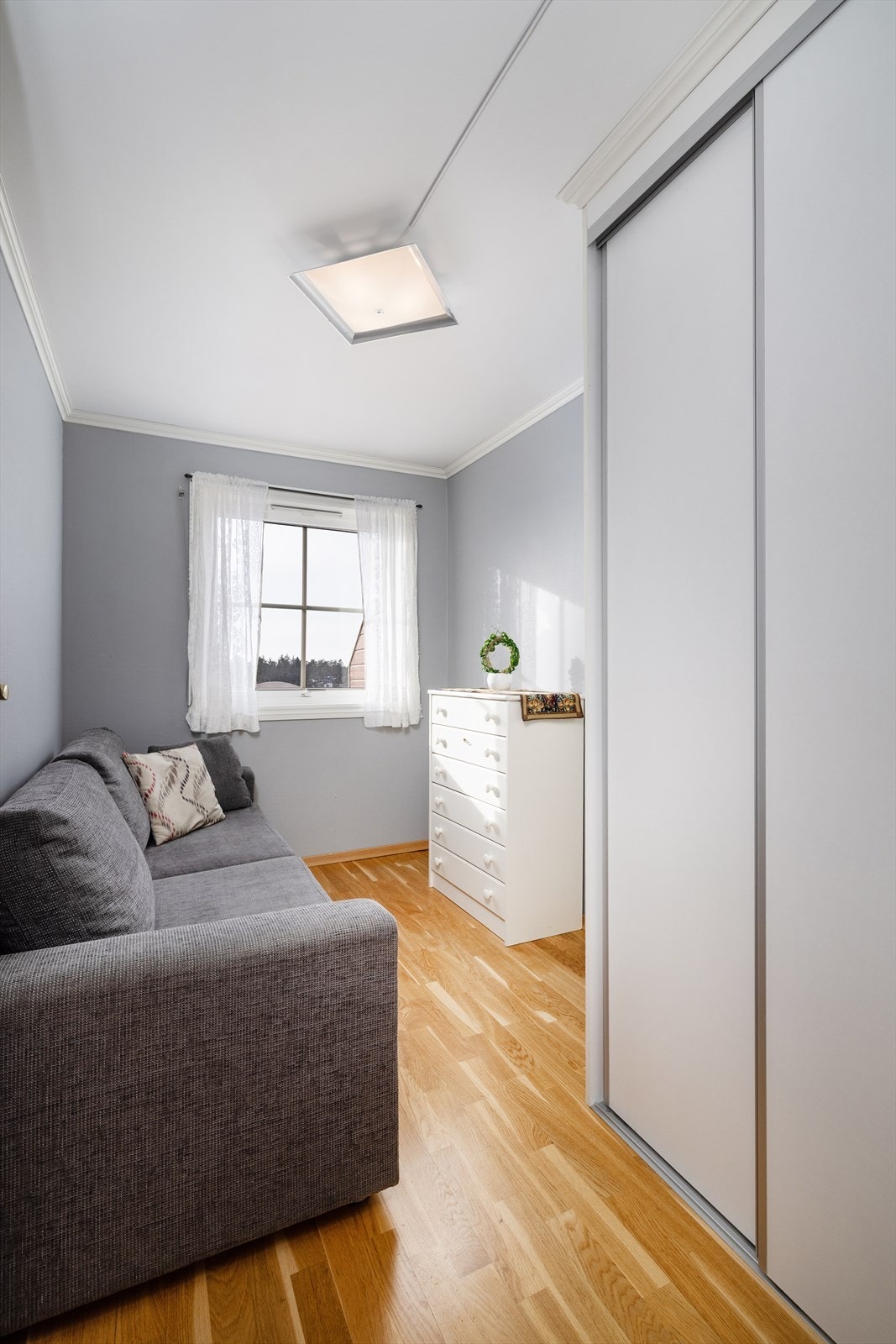 Det andre soverommet egner seg godt som barnerom, gjesterom eller kontor. Galleribilde