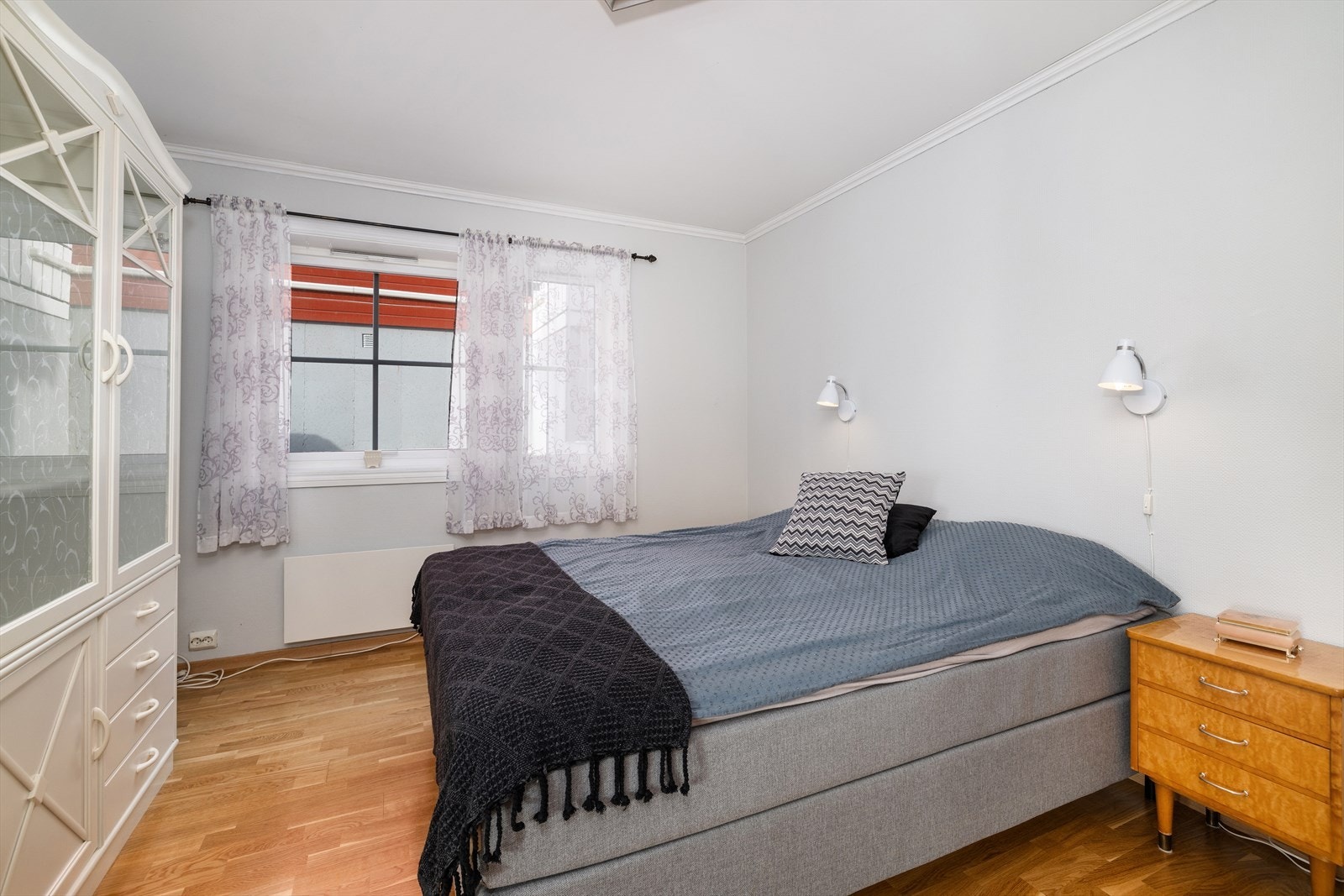 Hovedsoverommet har god plass til dobbeltseng og garderobeløsning. Galleribilde