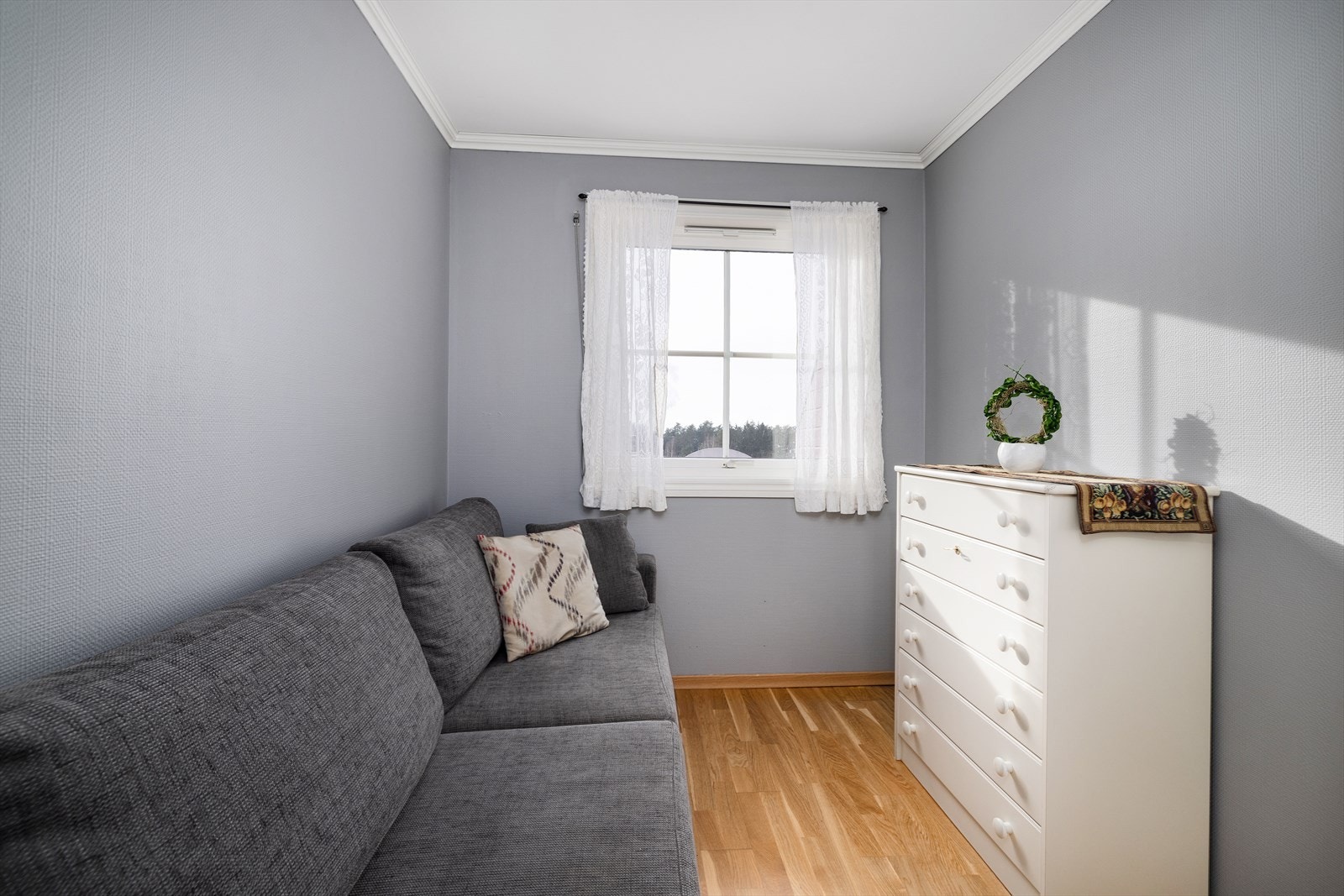 Innvendige dører er formpressede og profilerte, som gir et klassisk preg. Galleribilde