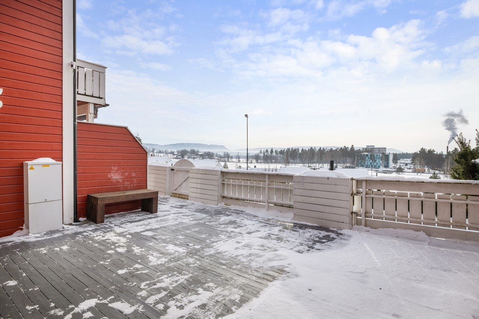 Her er det god plass til å nyte utelivet i rolige omgivelser. Deler av terrassearealene går over sameiets fellesareal. Galleribilde