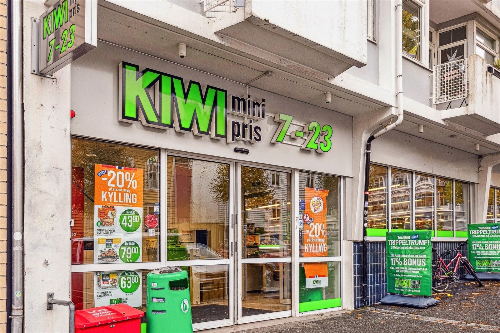 Hverdagslogistikken er enkel med dagligvarebutikker som Kiwi og Rema 1000 kun tre minutters gange unna. Galleribilde