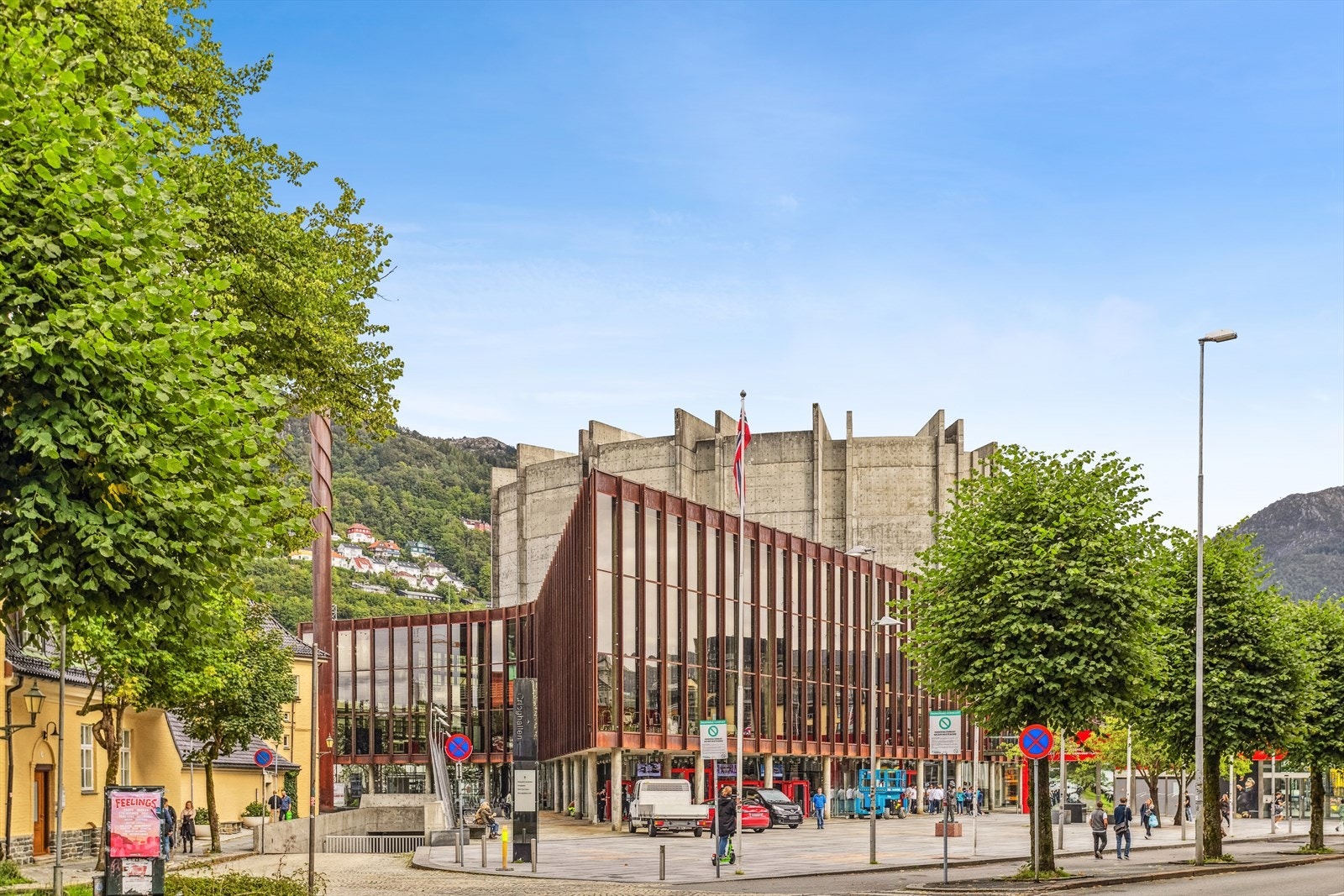 Beliggenheten gir deg nærhet til byens rike kulturliv, med Grieghallen kun en kort spasertur unna. Galleribilde