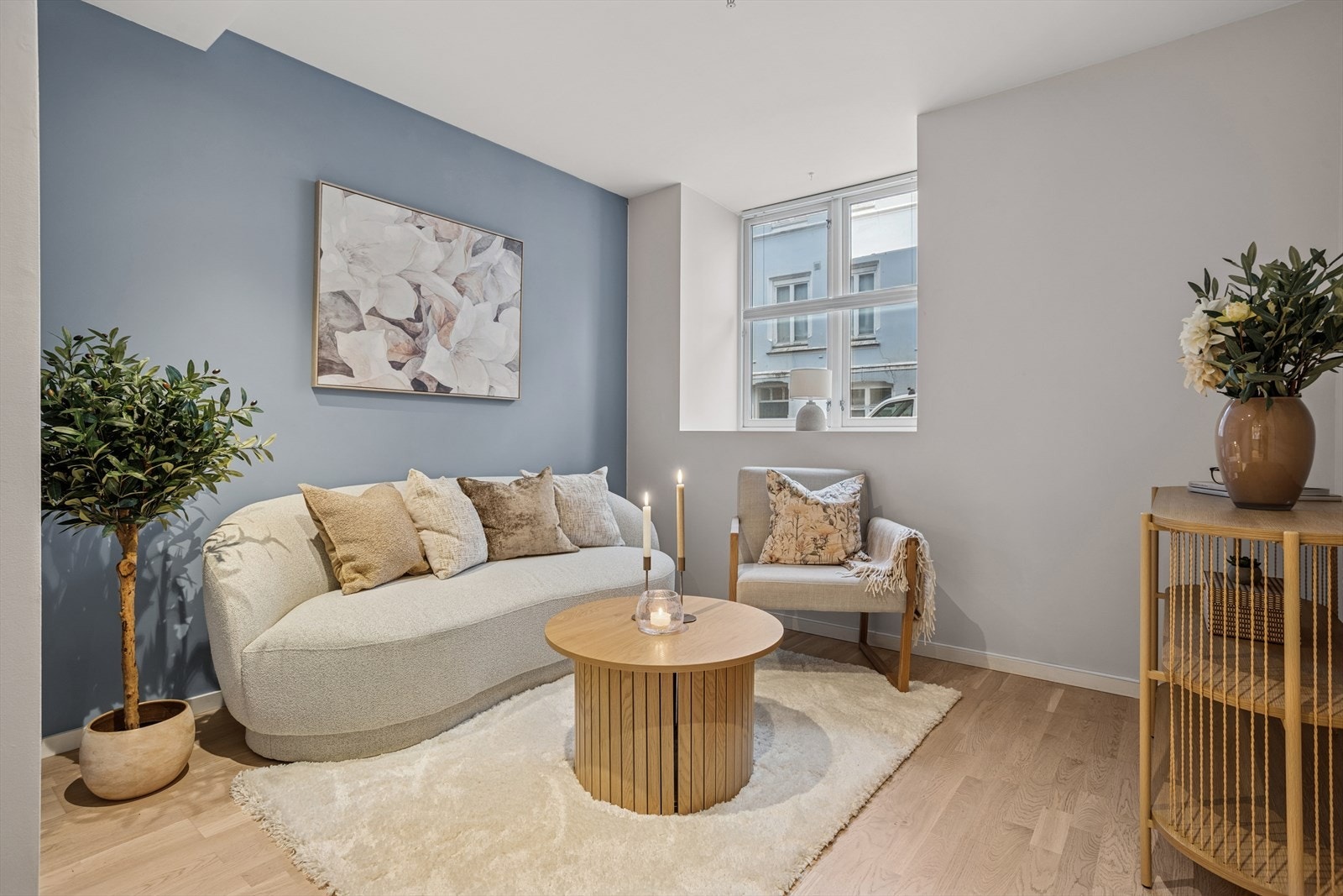 Leiligheten ble totalrehabilitert i 2013-14 og har en gjennomgående moderne standard. Galleribilde