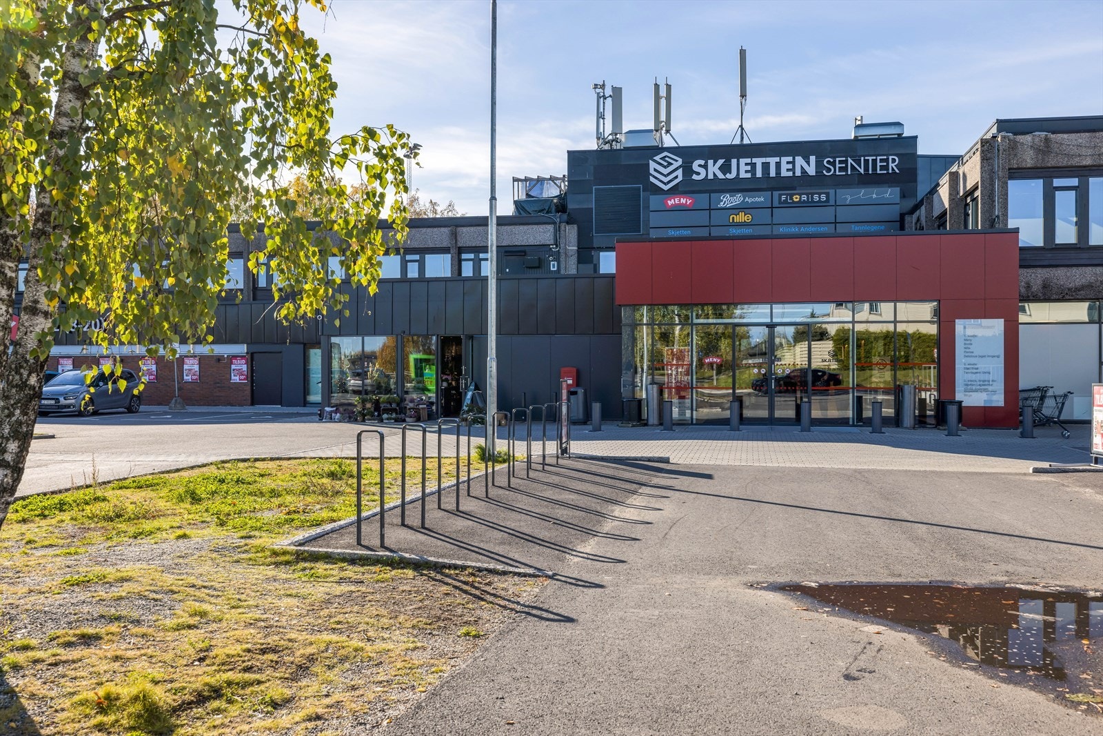 Skjetten senter ligger kun en kort kjøretur unna. Galleribilde