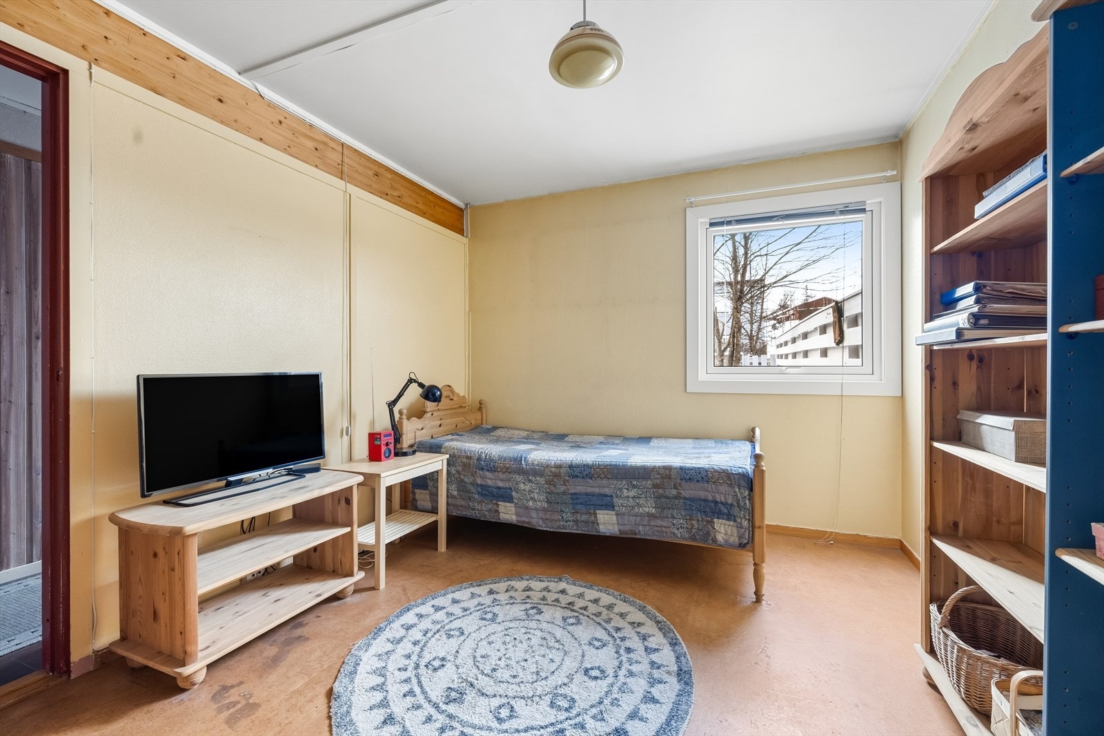 Soverom 1 - Soverom av god størrelse med plass til seng og øvrig møblement. Galleribilde