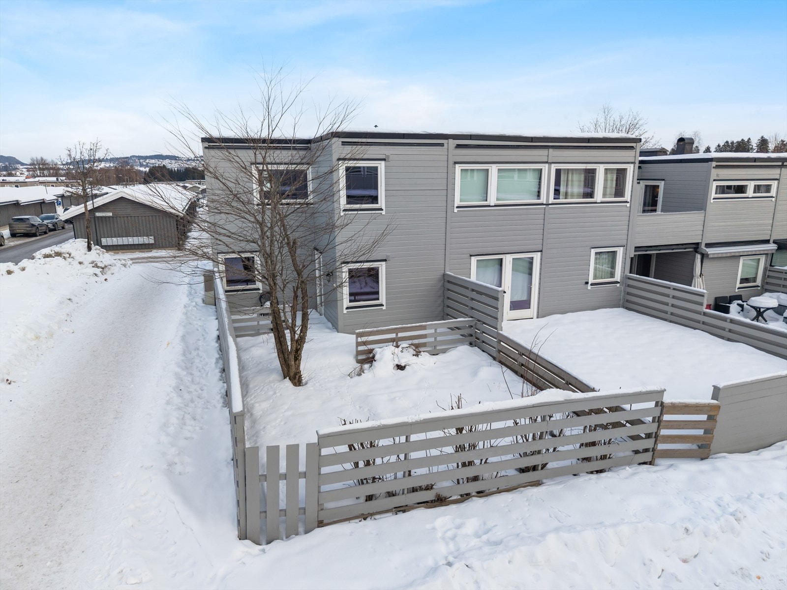 Anine Holter v/ Notar Romerike har gleden av å presentere Landskronaveien 24.
Foto: René Borghagen. Galleribilde