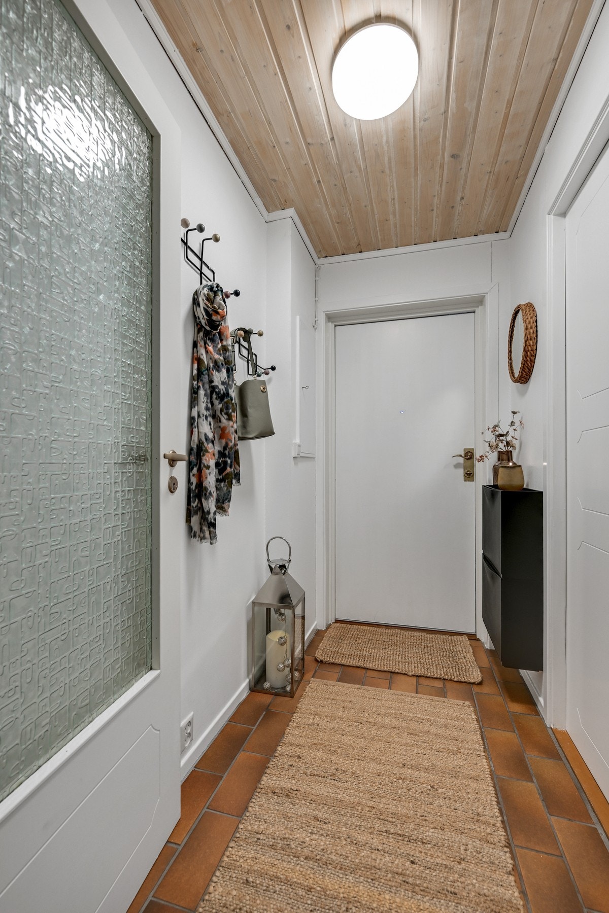 I entrèen er sikringsskapet plassert - automatsikringer. Galleribilde