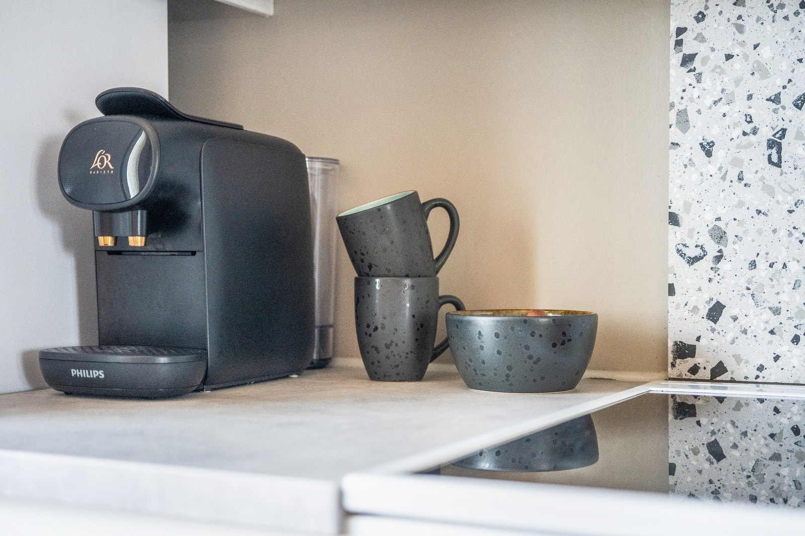 Mens du gjør deg klar til visning gjør vi kaffen klar til du kommer. Velkommen skal du være. Galleribilde