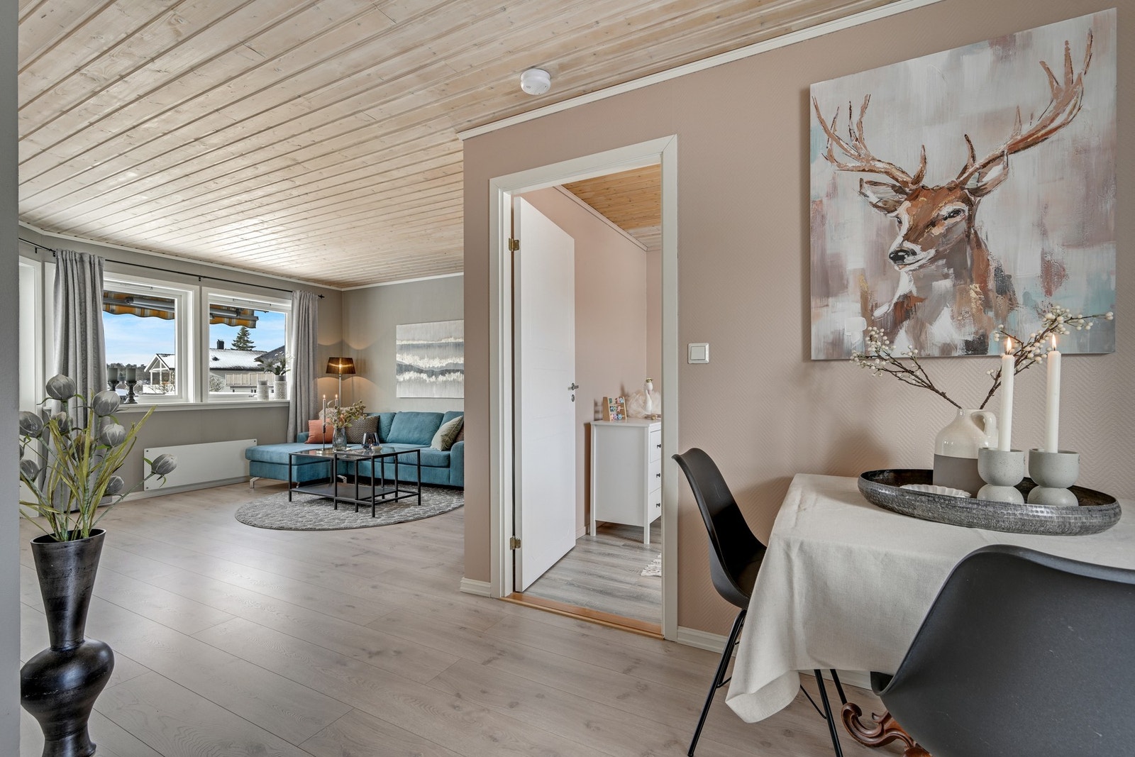 Leiligheten har god planløsning og er gjennomgående som gjør den ekstra lys og trivelig. Galleribilde