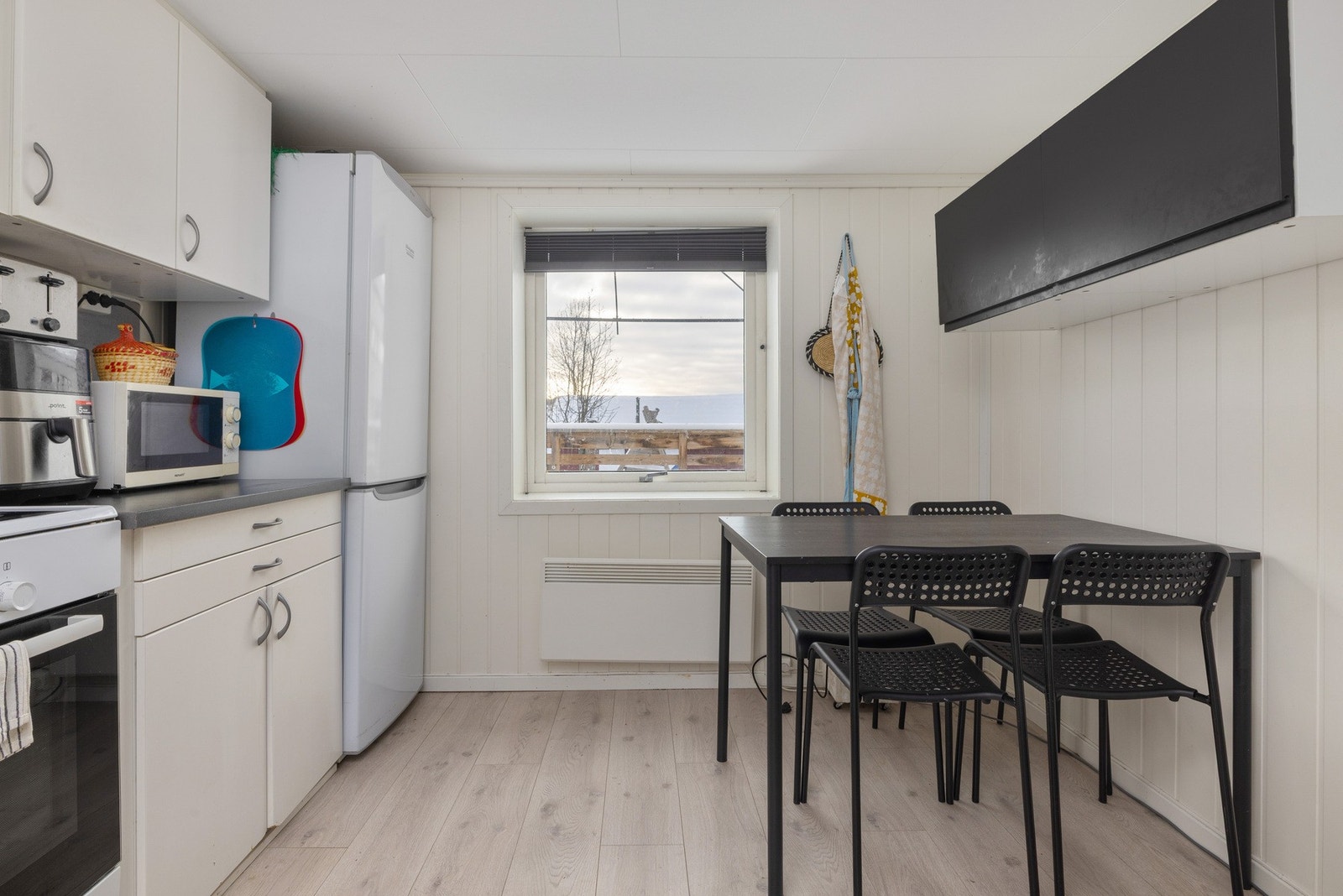 Plass til spisebord på kjøkkenet. Galleribilde