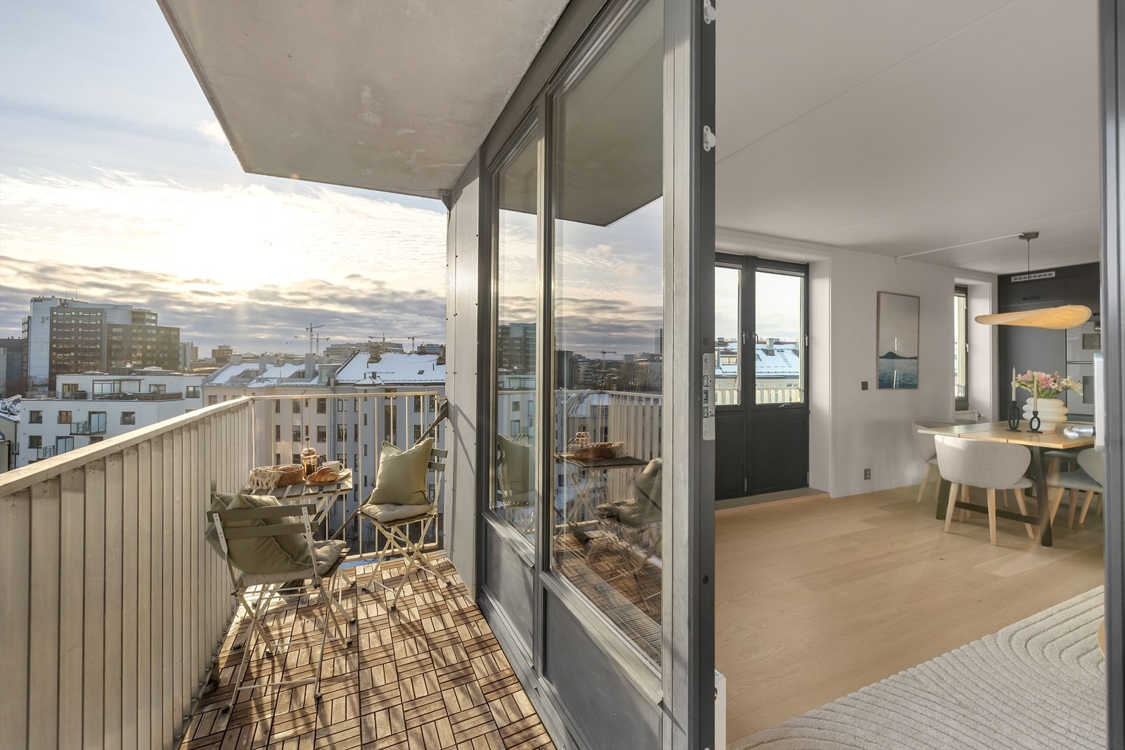 Fra stuen er det adkomst til en balkong på ca. 9 m². Galleribilde