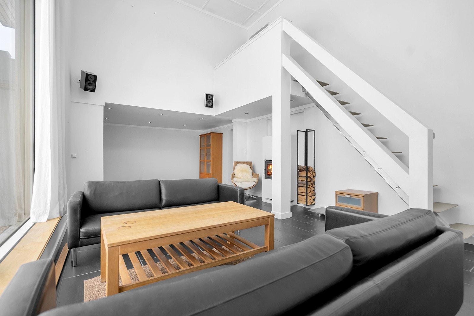 Stuen har god plass til ønsket møblering. Galleribilde