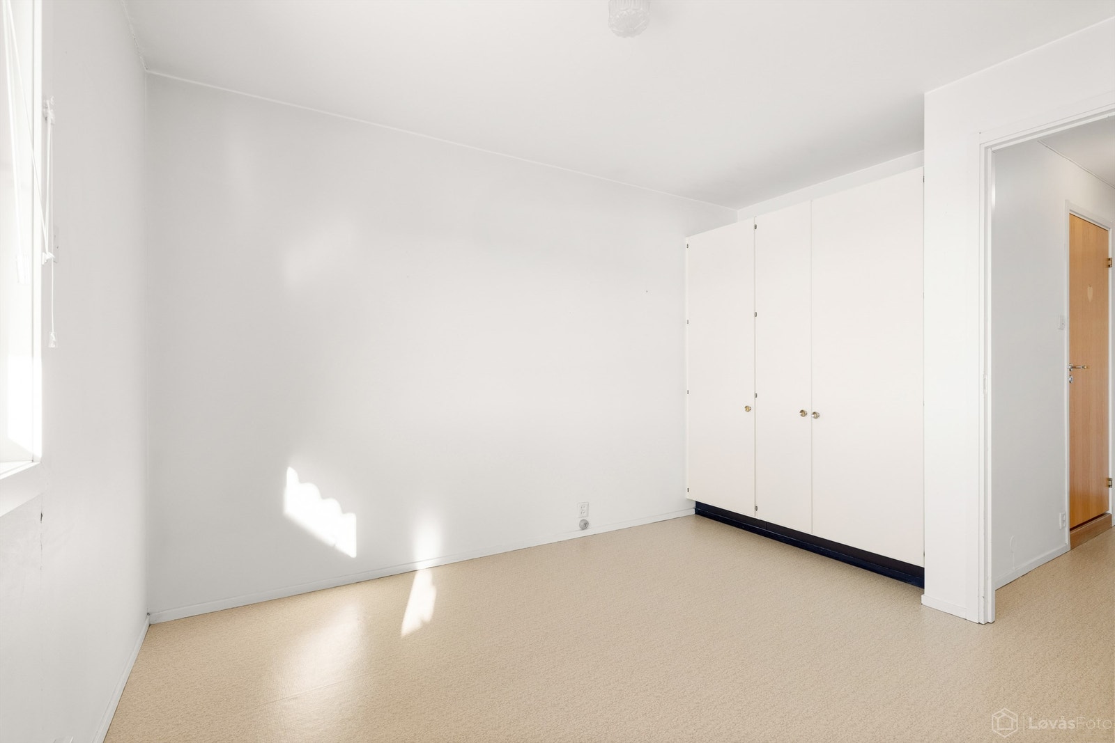 Soverommet har plass til garderobeskap for god oppbevaring. Galleribilde