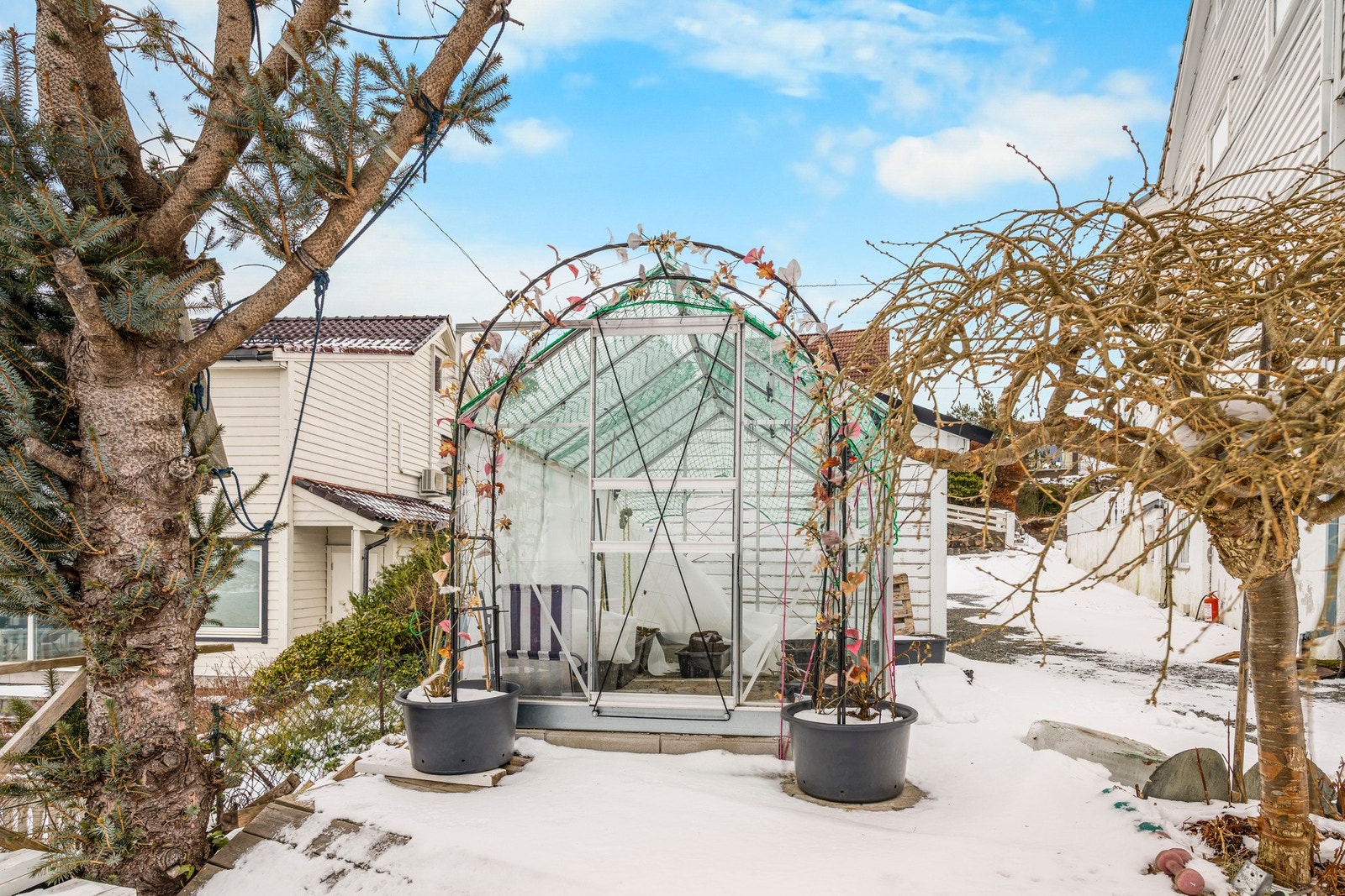 Uteområdet har gode muligheter for å skape et koselig uterom. Galleribilde