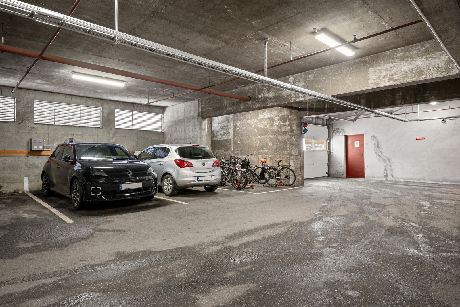 Leiligheten har egen fast parkeringsplass i lukket anlegg Galleribilde