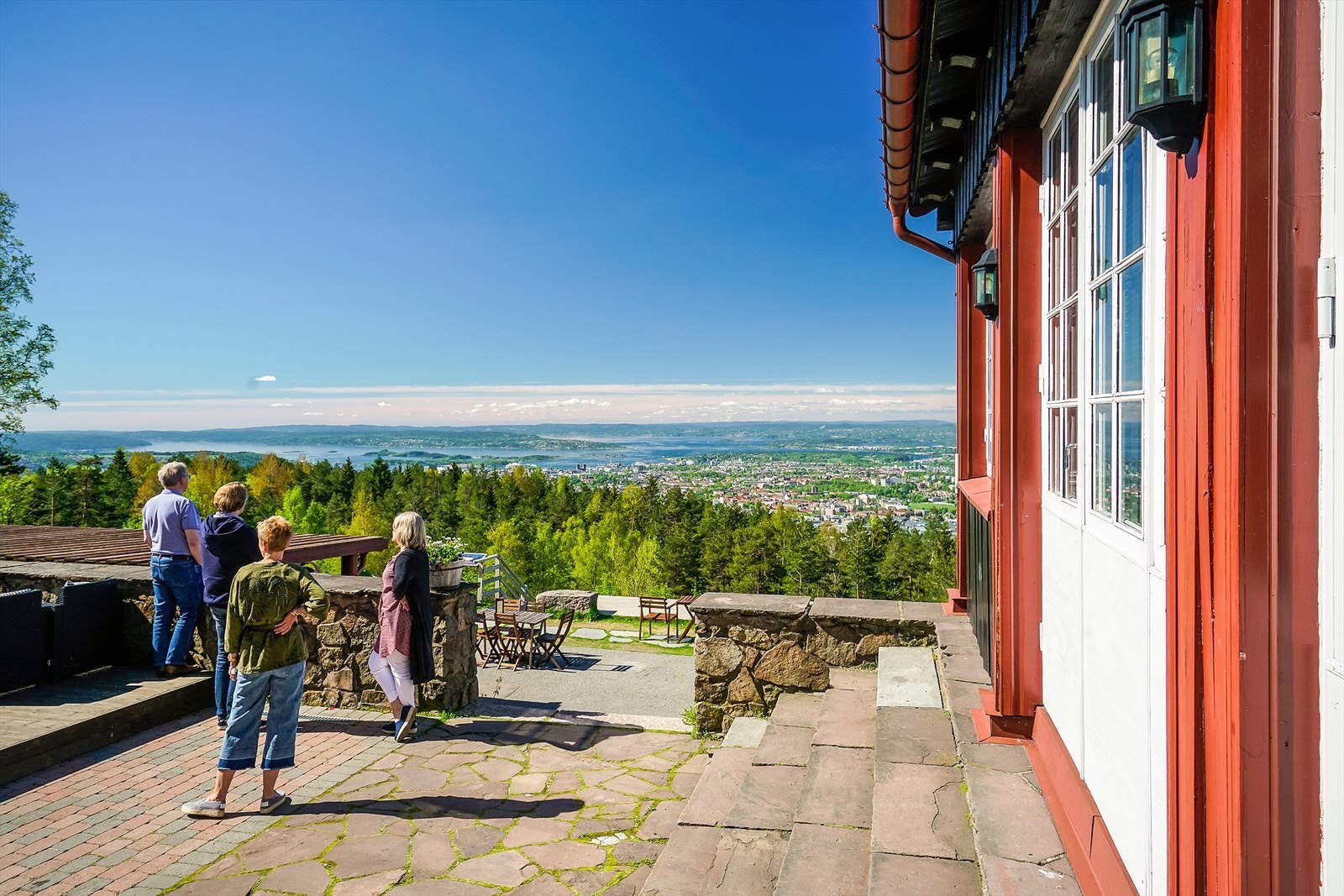 Populære Grefsenkollen er en 12 minutters kjøretur unna, eller en god times gåtur for de ekstra turglade. Galleribilde