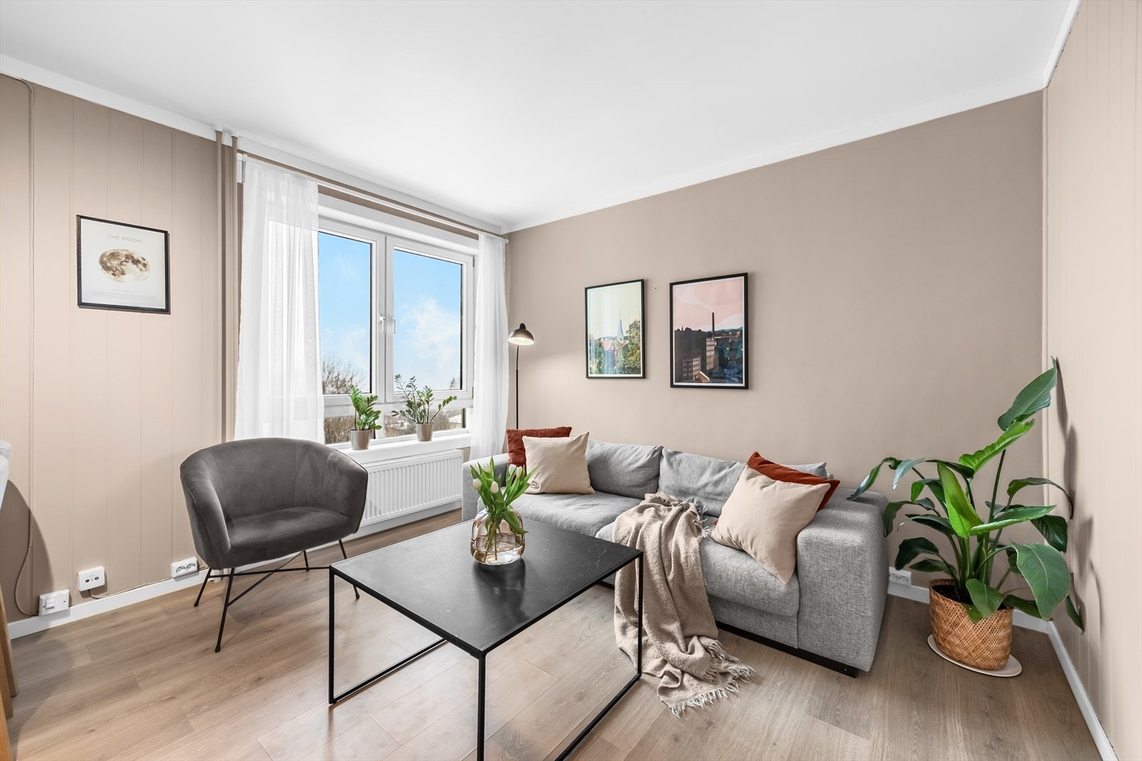 Beliggenheten sørger for en privat og skjermet atmosfære uten sjenerende innsyn. Galleribilde